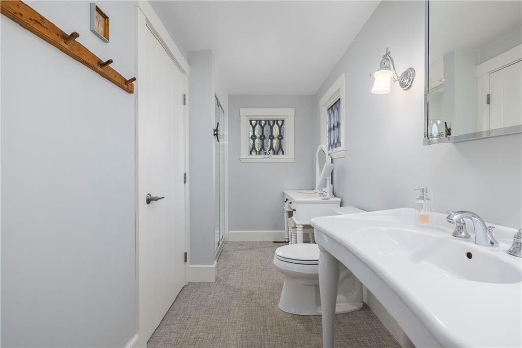 Newport, Rhode Island, 02840, United States, 4 Bedrooms Bedrooms, ,3 BathroomsBathrooms,Residential,Active,1959529