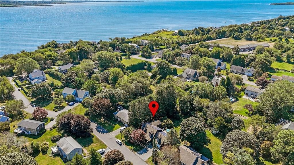 Portsmouth, Rhode Island, 02871, United States, 5 Bedrooms Bedrooms, ,3 BathroomsBathrooms,Residential,Active,1927643