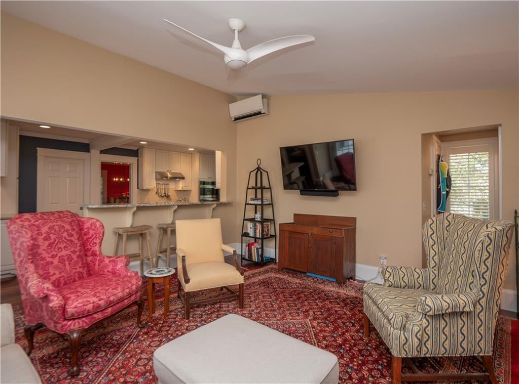 Newport, Rhode Island, 02840, United States, 4 Bedrooms Bedrooms, ,5 BathroomsBathrooms,Residential,Active,1893238