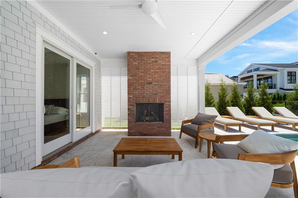 Narragansett, Rhode Island, 02882, United States, 4 Bedrooms Bedrooms, ,5 BathroomsBathrooms,Residential,Active,1986874