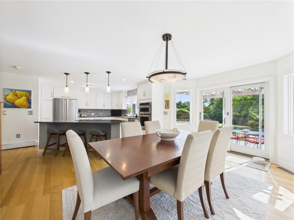 South Kingstown, Rhode Island, 02879, United States, 3 Bedrooms Bedrooms, ,3 BathroomsBathrooms,Residential,Pending,1920270