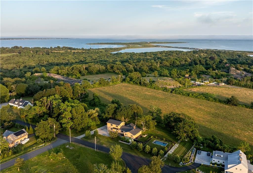 Middletown, Rhode Island, 02842, United States, 5 Bedrooms Bedrooms, ,4 BathroomsBathrooms,Residential,Active,1892610