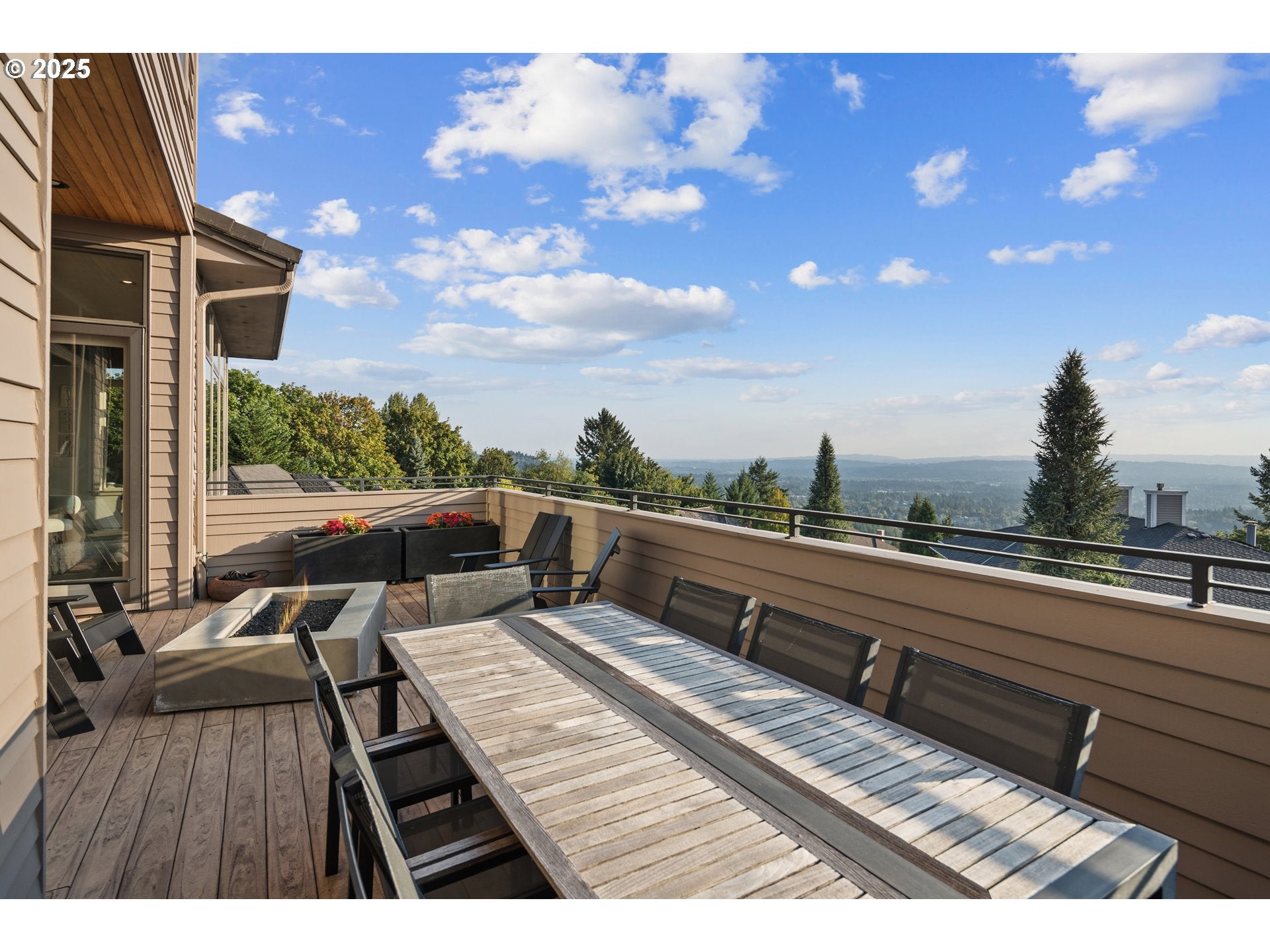 Portland, Oregon, 97229, United States, 4 Bedrooms Bedrooms, ,4 BathroomsBathrooms,Residential,Active,1945335