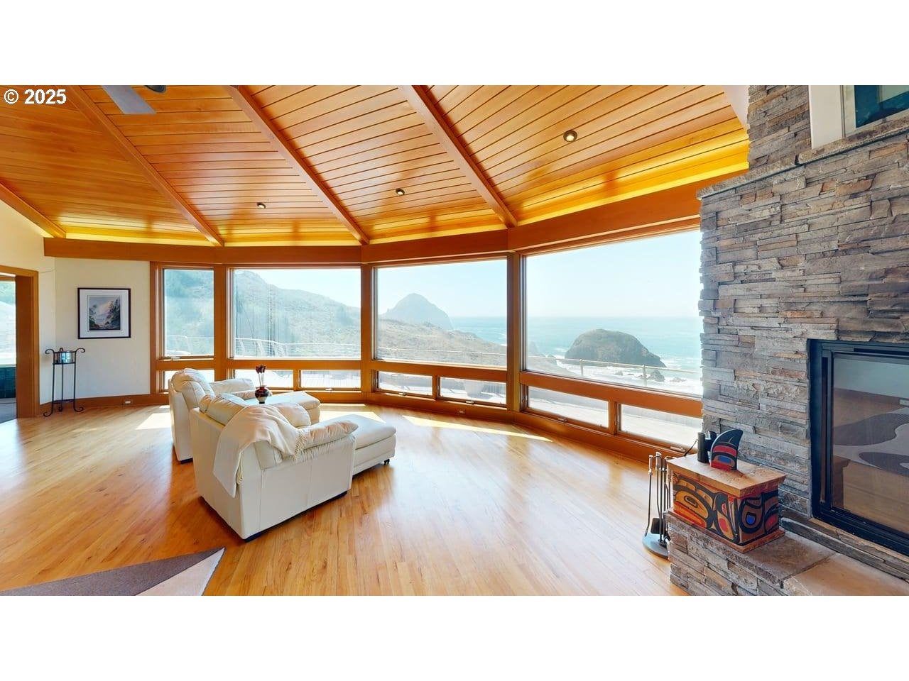 Gold Beach, Oregon, 97444, United States, 3 Bedrooms Bedrooms, ,6 BathroomsBathrooms,Residential,Active,1953281