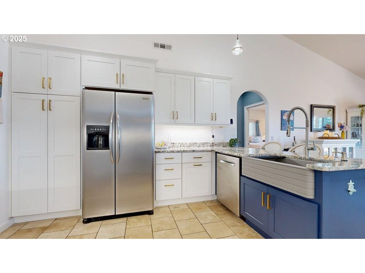 Brookings, Oregon, 97415, United States, 6 Bedrooms Bedrooms, ,4 BathroomsBathrooms,Residential,Pending,1933905