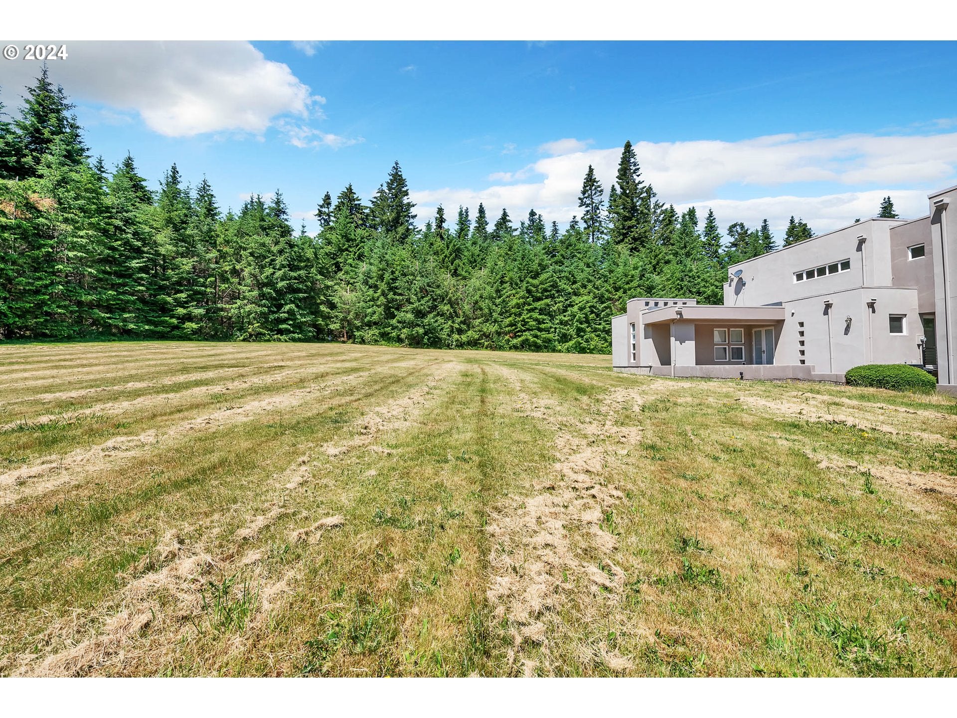 Pleasant Hill, Oregon, 97455, United States, ,3 BathroomsBathrooms,Residential,Active,1704809