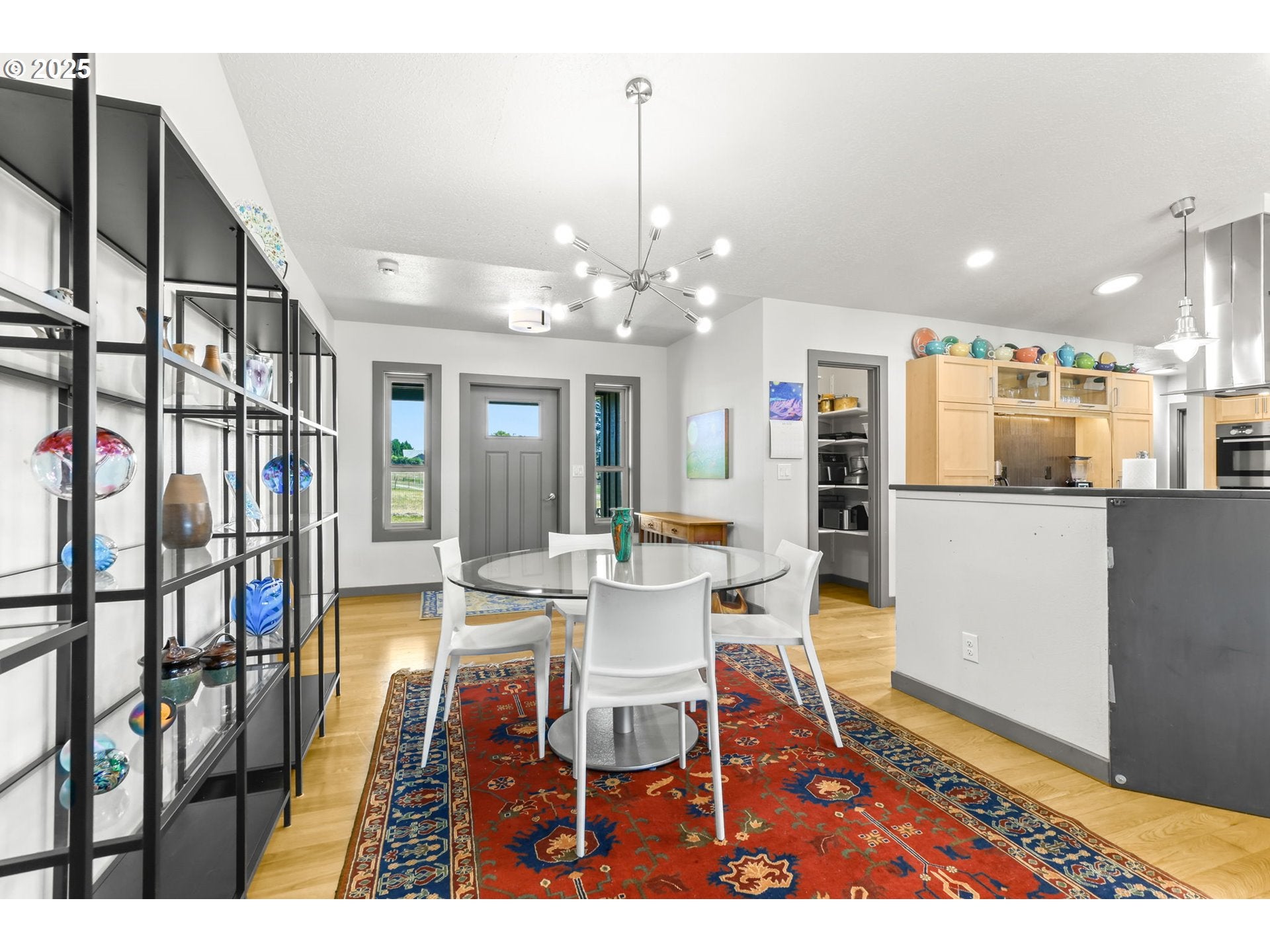 Troutdale, Oregon, 97060, United States, 4 Bedrooms Bedrooms, ,3 BathroomsBathrooms,Residential,Active,1898028