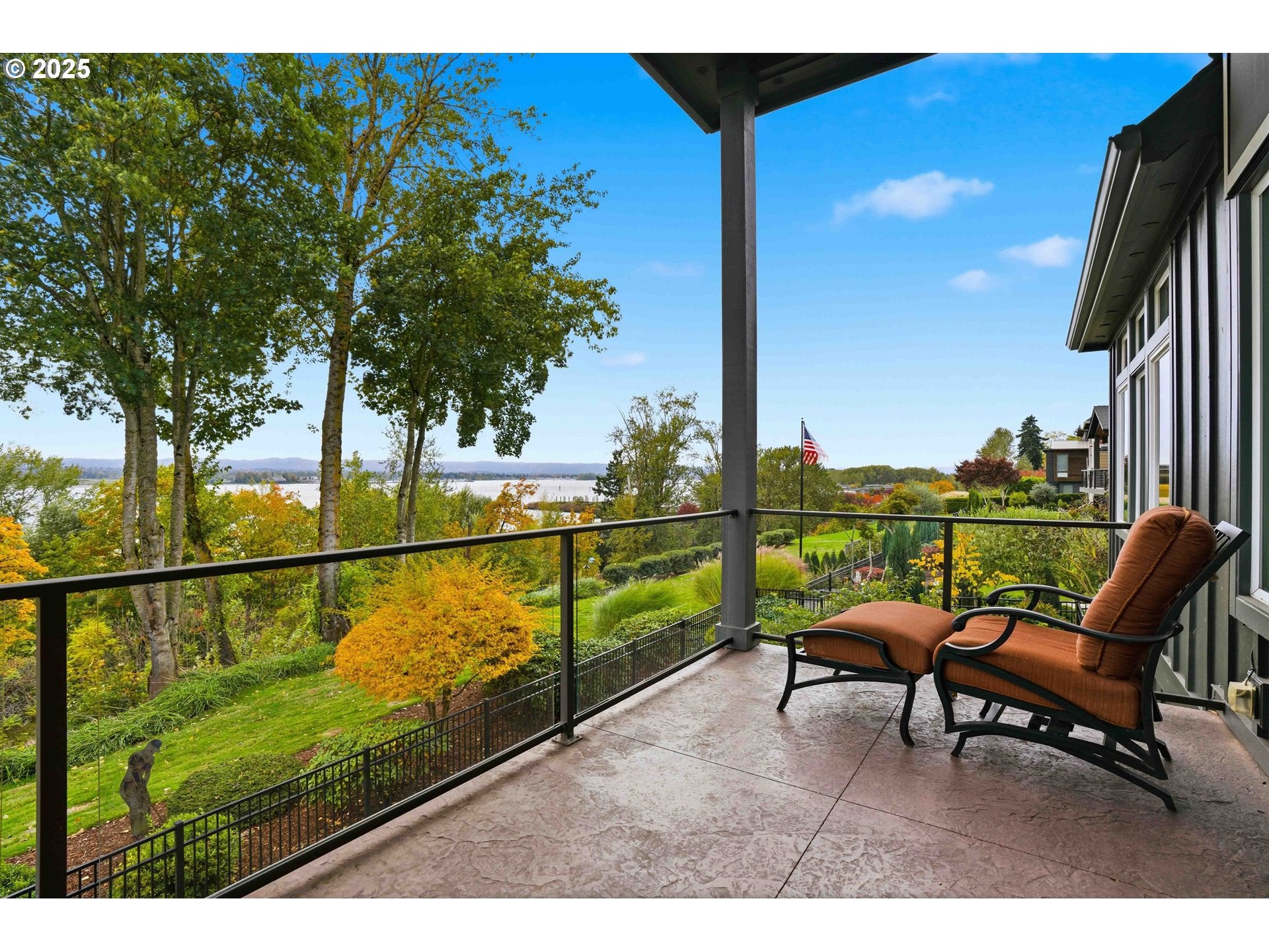 Vancouver, Washington, 98661, United States, 4 Bedrooms Bedrooms, ,7 BathroomsBathrooms,Residential,Active,1985581