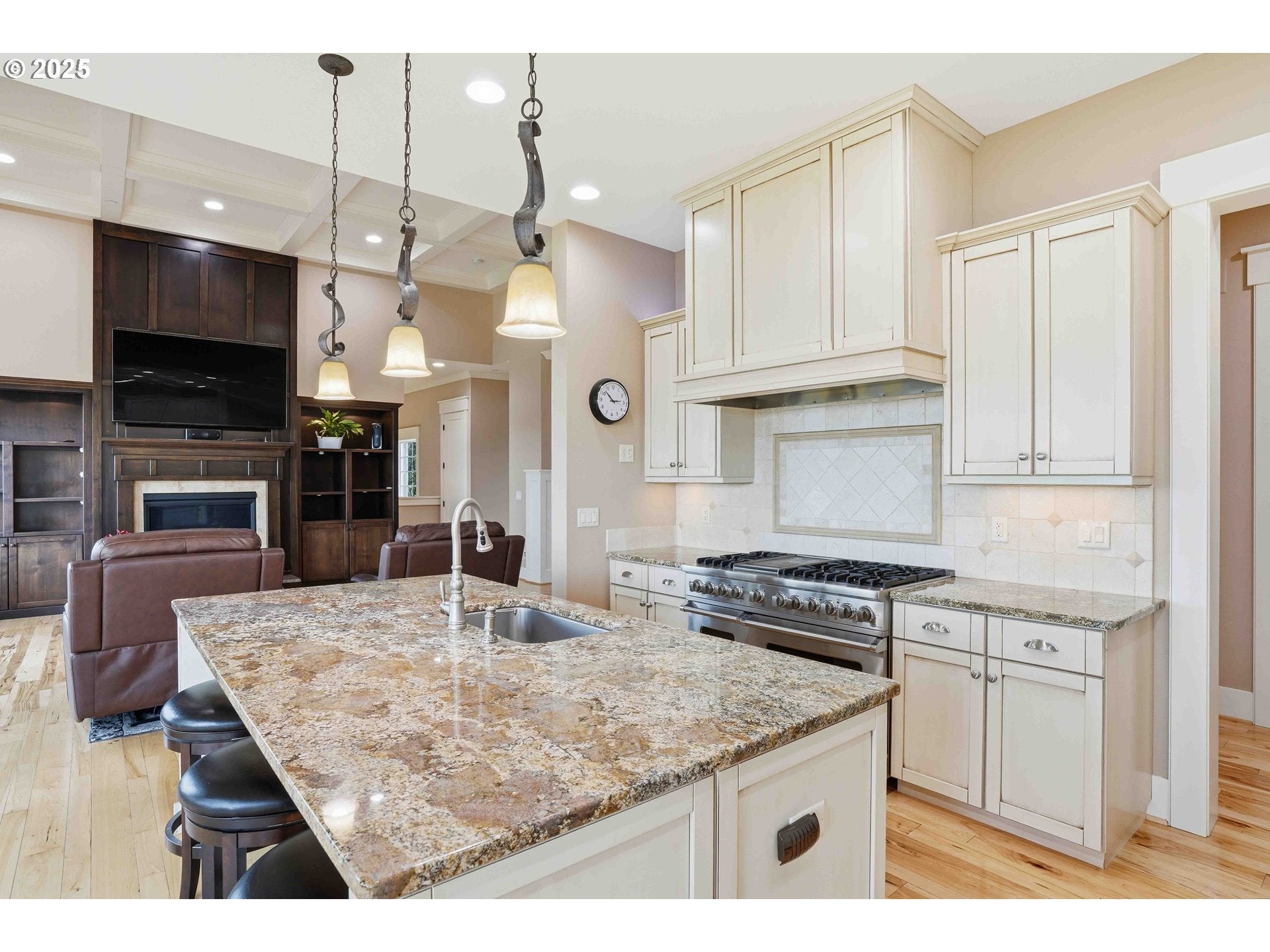 Vancouver, Washington, 98661, United States, 4 Bedrooms Bedrooms, ,7 BathroomsBathrooms,Residential,Active,1985581