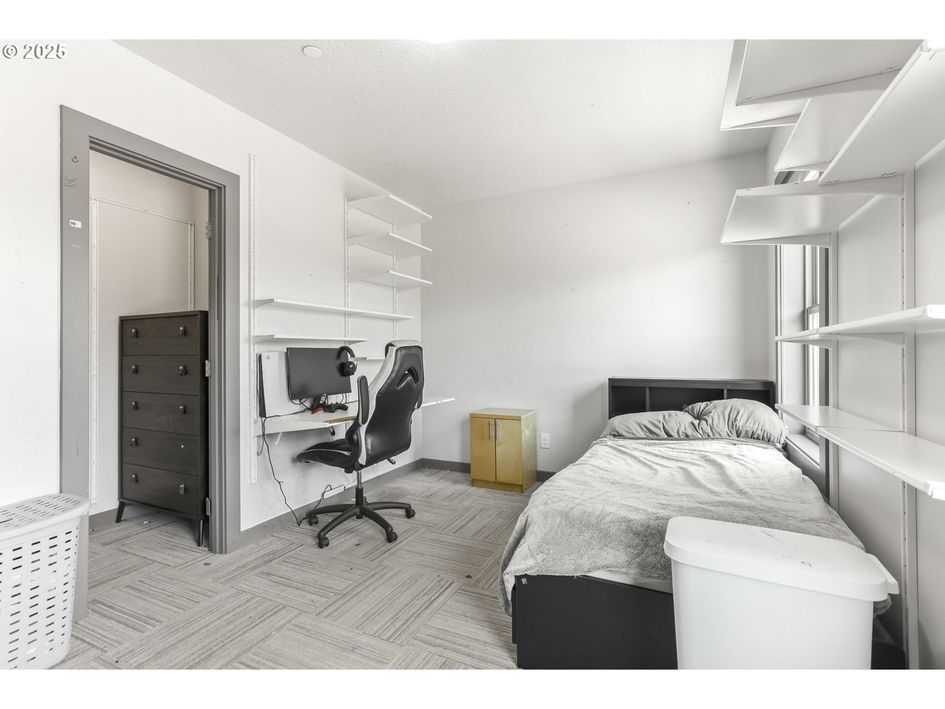 Troutdale, Oregon, 97060, United States, 4 Bedrooms Bedrooms, ,3 BathroomsBathrooms,Residential,Active,1898028