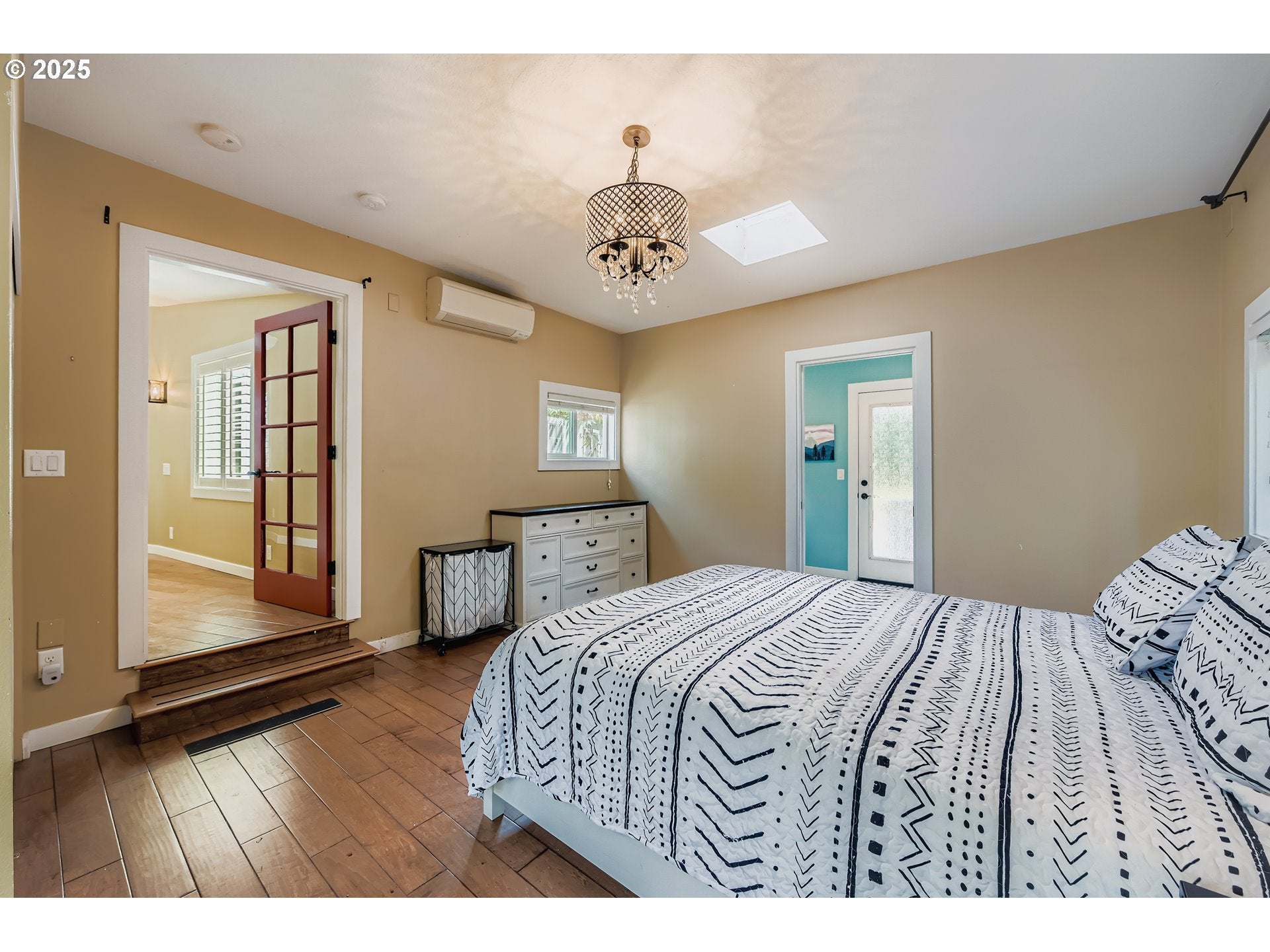 Milwaukie, Oregon, 97267, United States, 6 Bedrooms Bedrooms, ,4 BathroomsBathrooms,Residential,Active,1943802