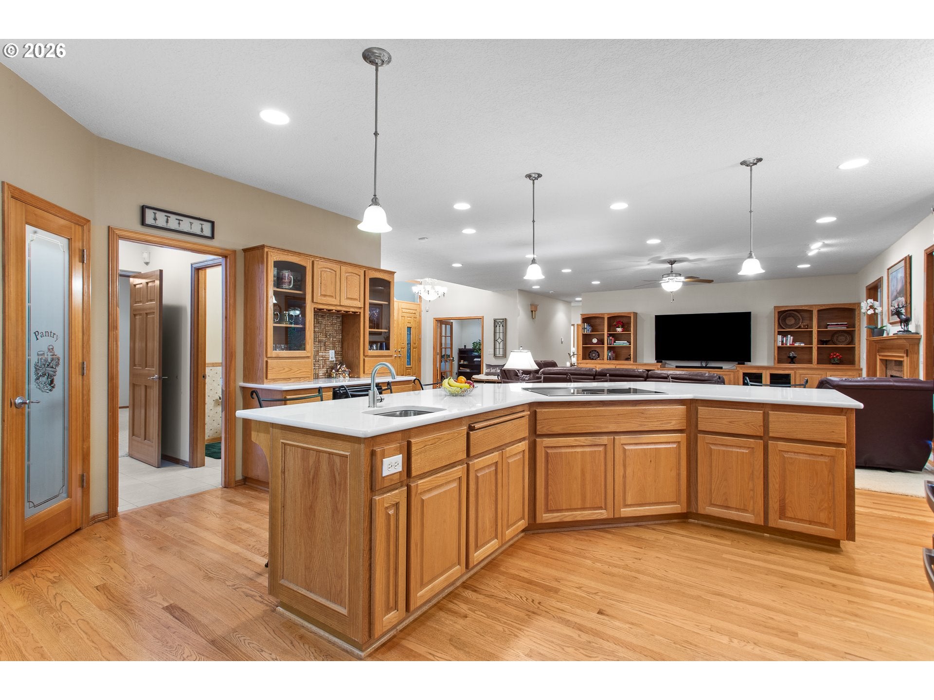 Corbett, Oregon, 97019, United States, 3 Bedrooms Bedrooms, ,3 BathroomsBathrooms,Residential,Active,2043115