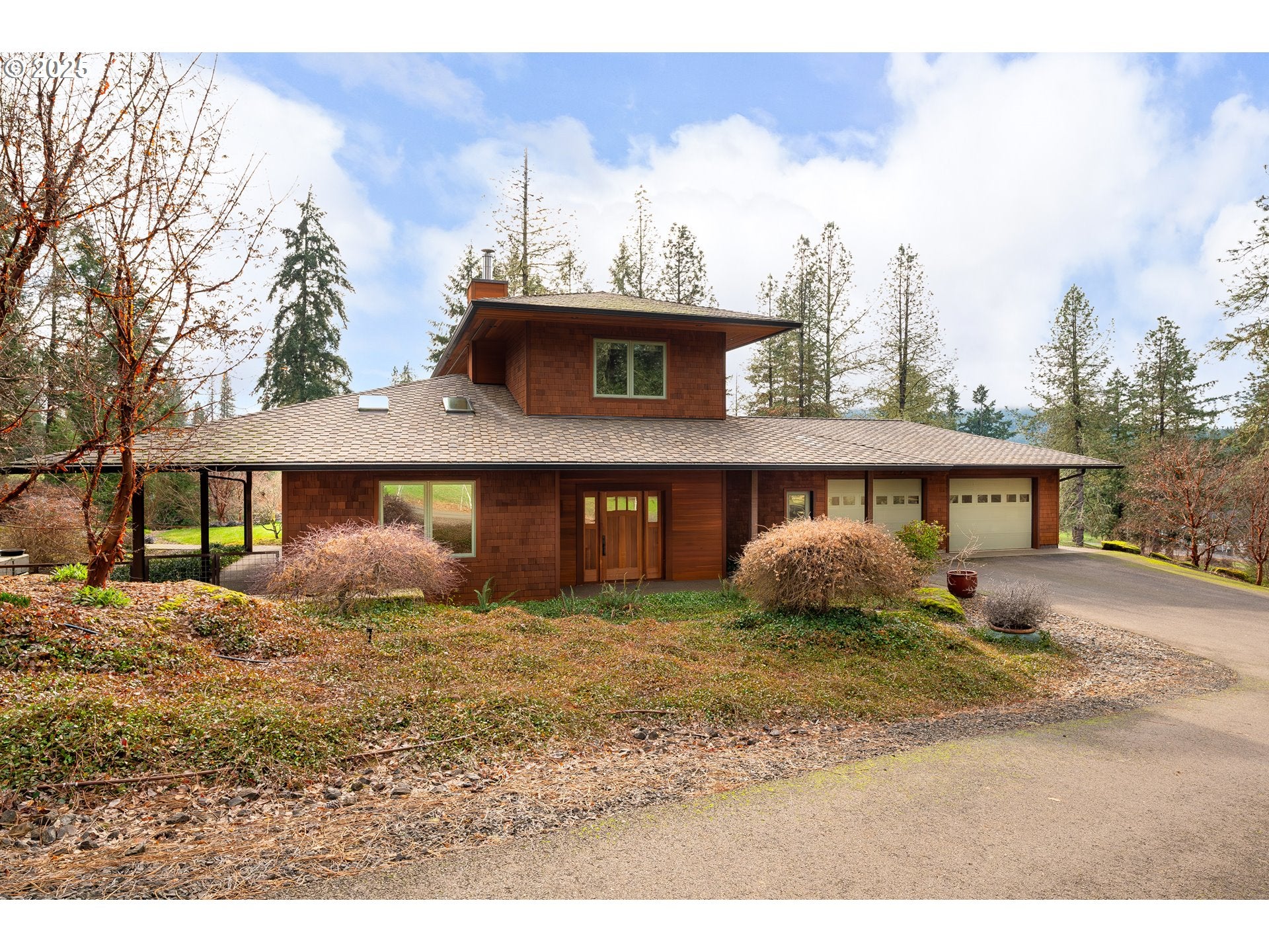 Roseburg, Oregon, 97471, United States, 3 Bedrooms Bedrooms, ,4 BathroomsBathrooms,Residential,Active,1941136