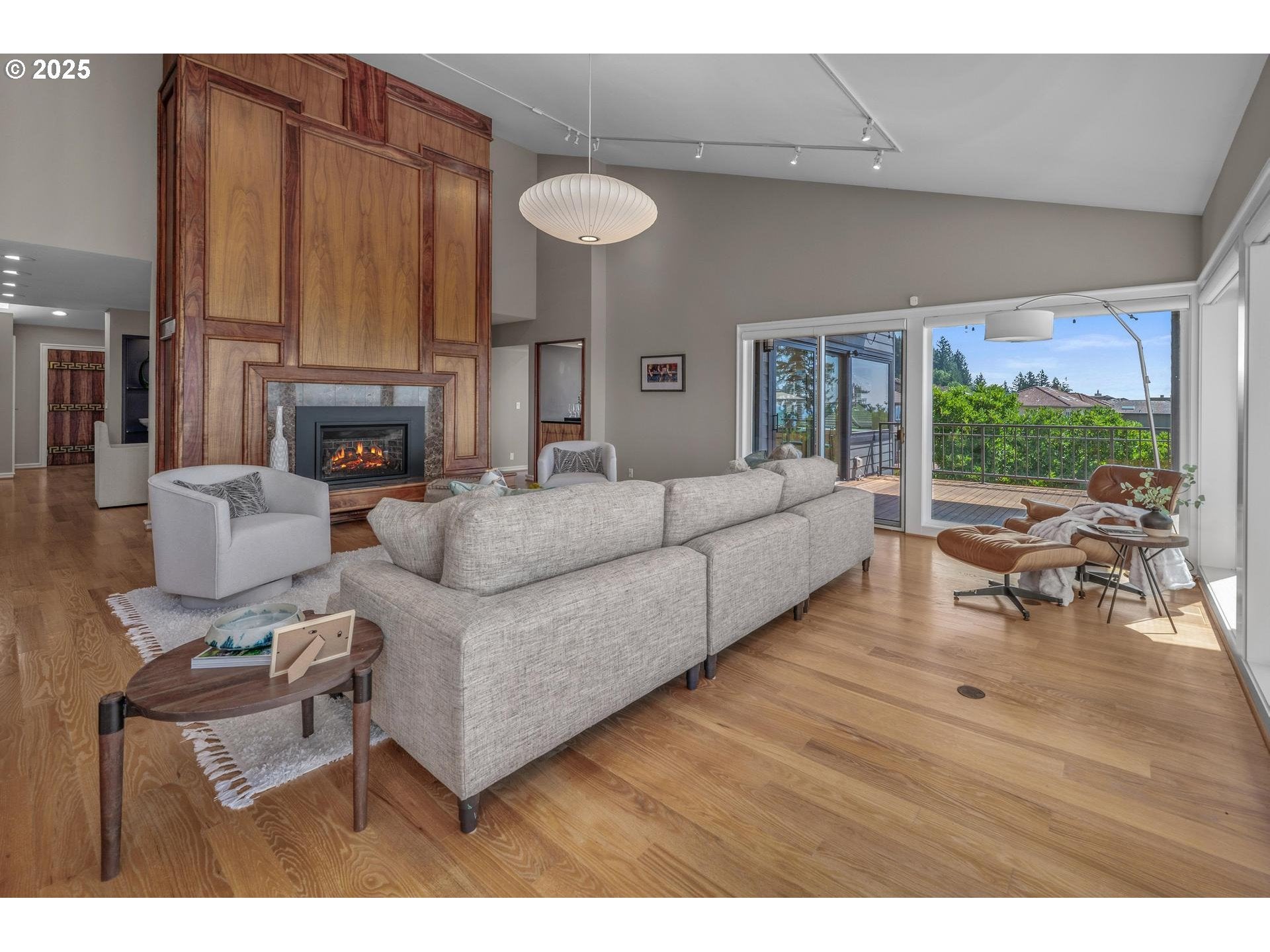 Portland, Oregon, 97225, United States, 4 Bedrooms Bedrooms, ,5 BathroomsBathrooms,Residential,Active,1936425