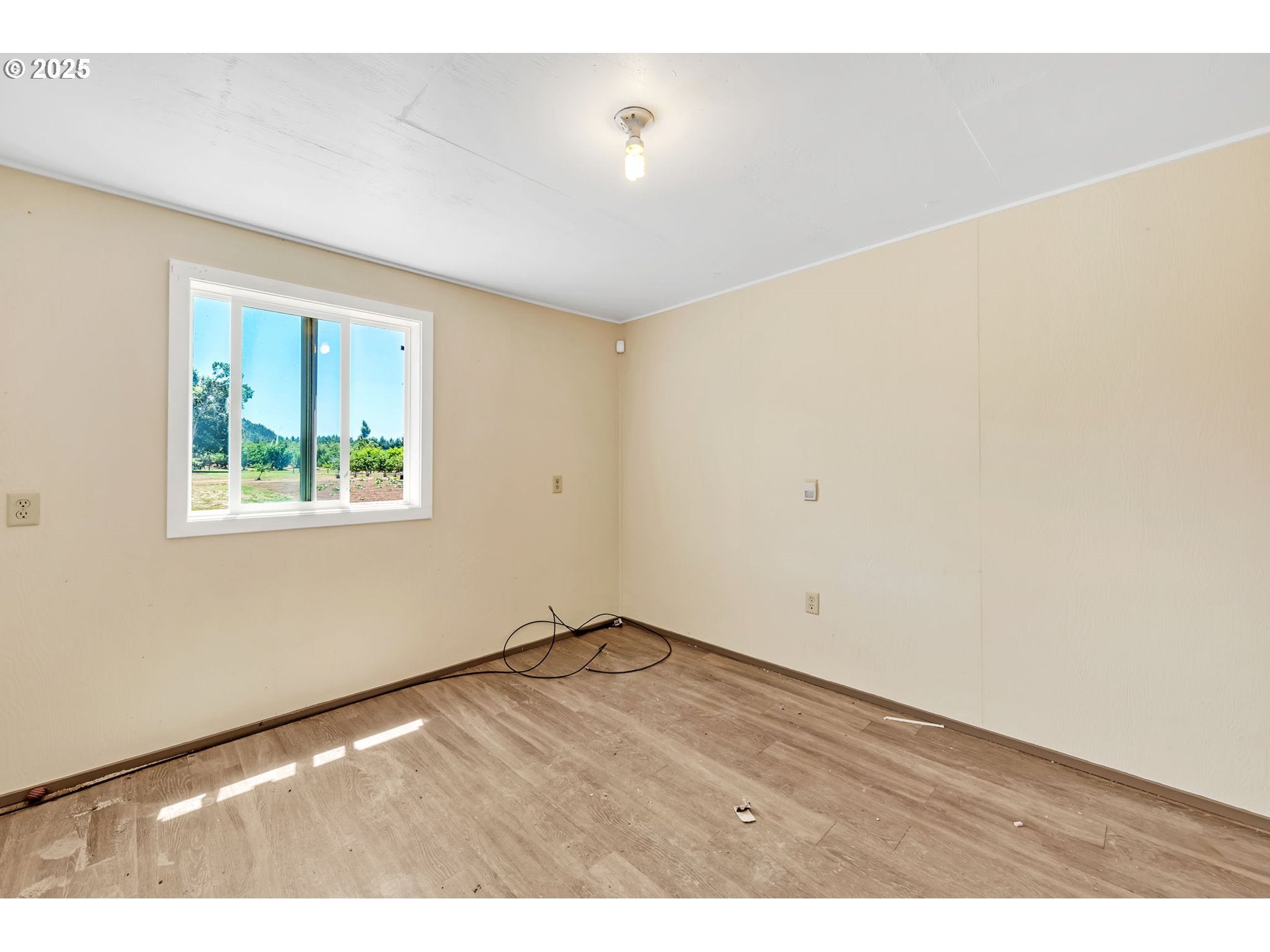 Creswell, Oregon, 97426, United States, 3 Bedrooms Bedrooms, ,3 BathroomsBathrooms,Residential,Active,1888984