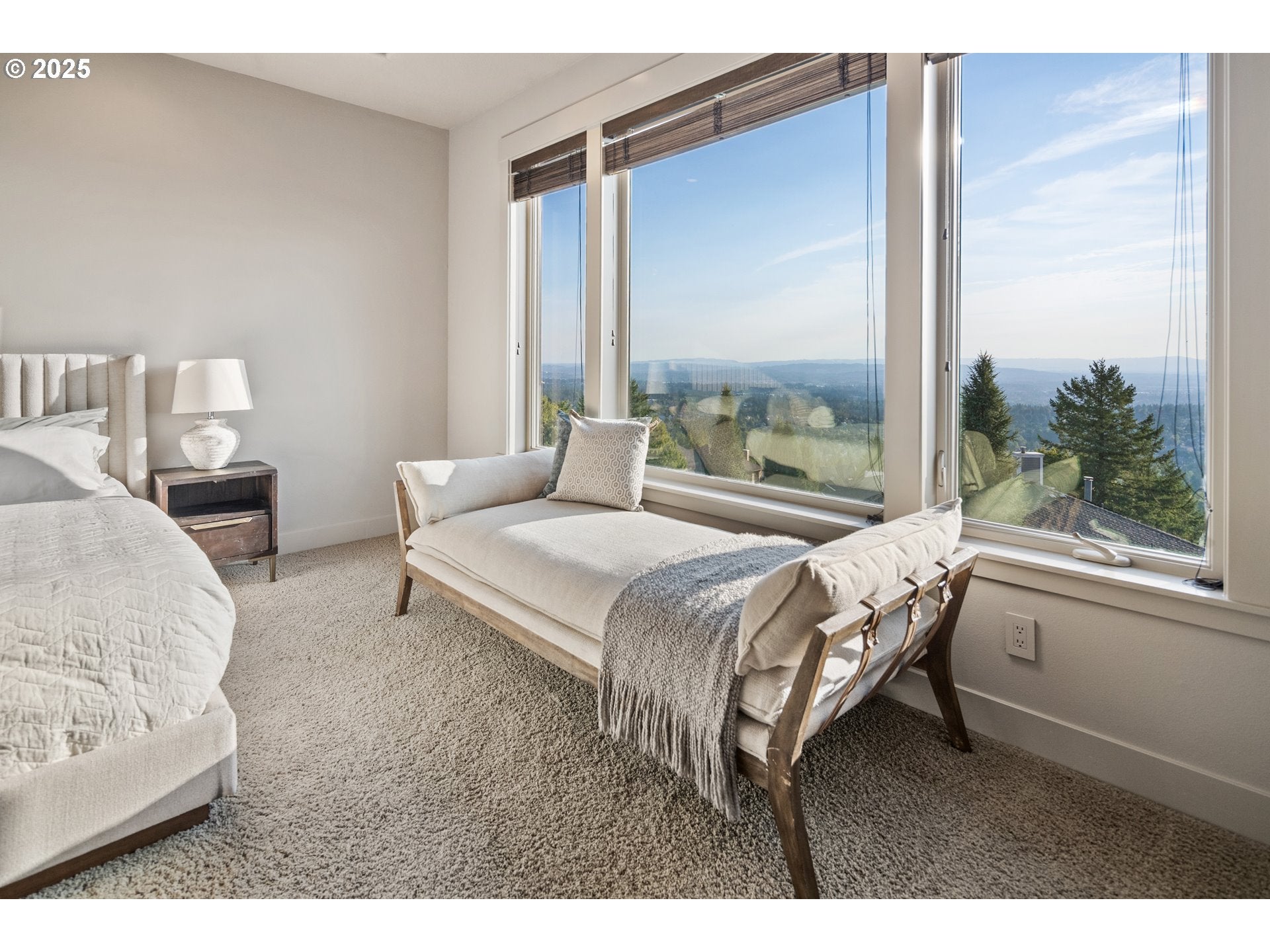 Portland, Oregon, 97229, United States, 4 Bedrooms Bedrooms, ,4 BathroomsBathrooms,Residential,Active,1945335