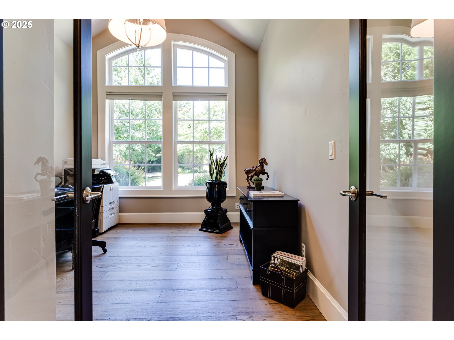 Eugene, Oregon, 97405, United States, ,5 BathroomsBathrooms,Residential,Active,1899898