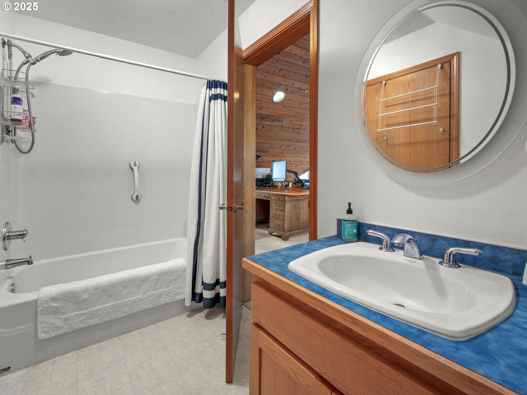 Gaston, Oregon, 97119, United States, 2 Bedrooms Bedrooms, ,3 BathroomsBathrooms,Residential,Active,1860287