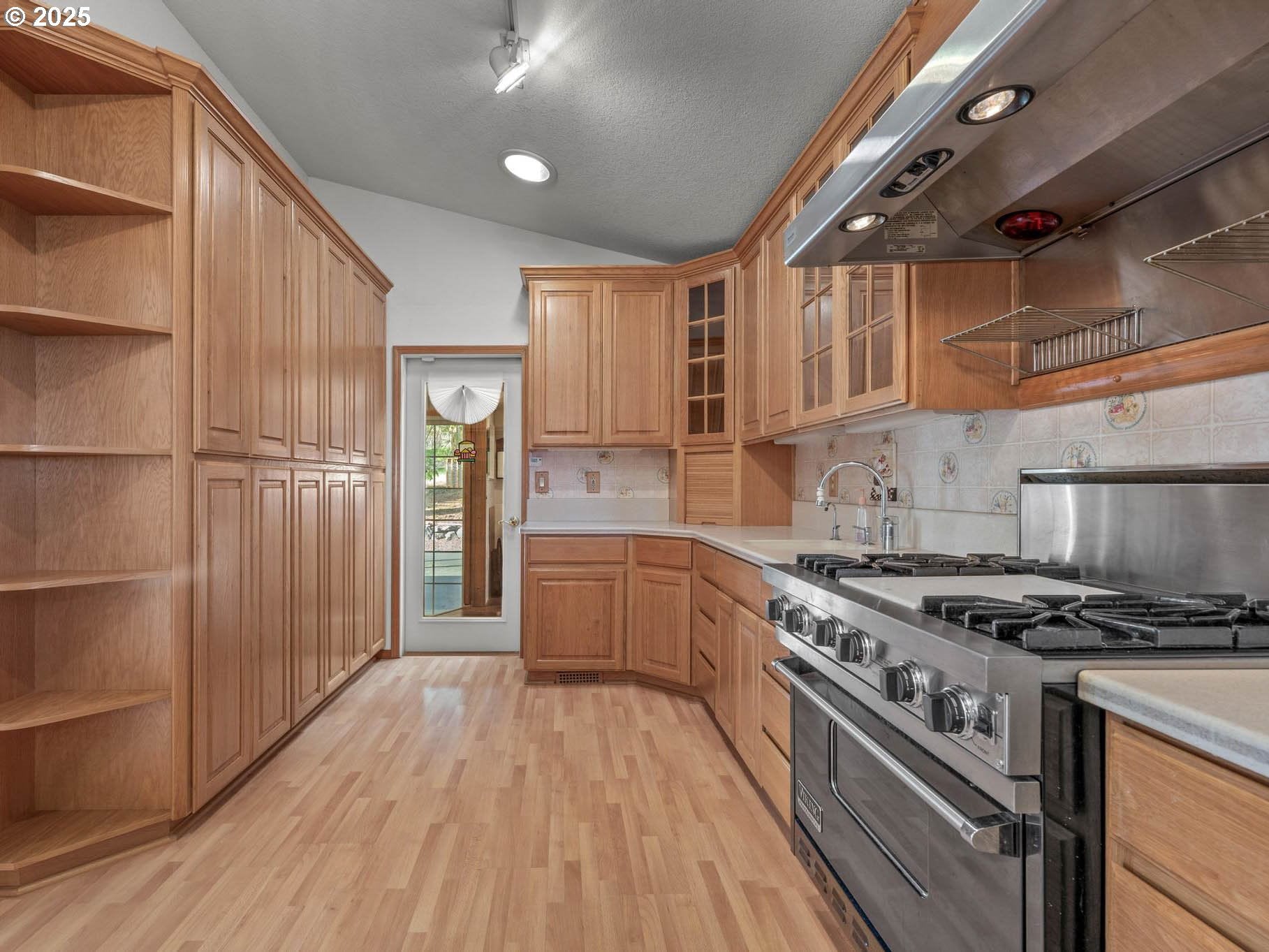 North Plains, Oregon, 97133, United States, 5 Bedrooms Bedrooms, ,4 BathroomsBathrooms,Residential,Active,1764071