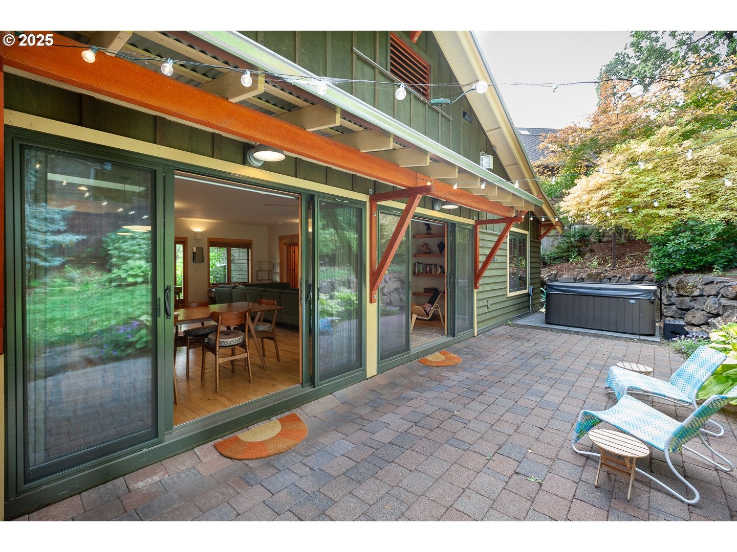 Hood River, Oregon, 97031, United States, 3 Bedrooms Bedrooms, ,3 BathroomsBathrooms,Residential,Active,1927664