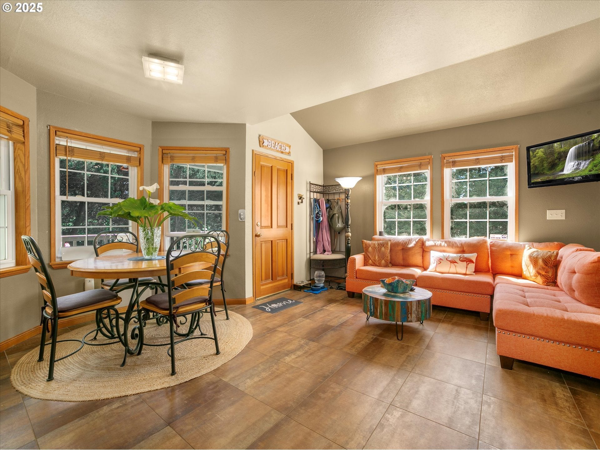 Gold Beach, Oregon, 97444, United States, 4 Bedrooms Bedrooms, ,5 BathroomsBathrooms,Residential,Active,1899243