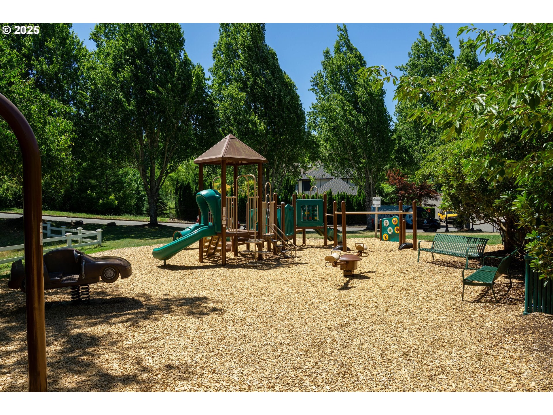 Portland, Oregon, 97229, United States, 4 Bedrooms Bedrooms, ,4 BathroomsBathrooms,Residential,Active,1945335