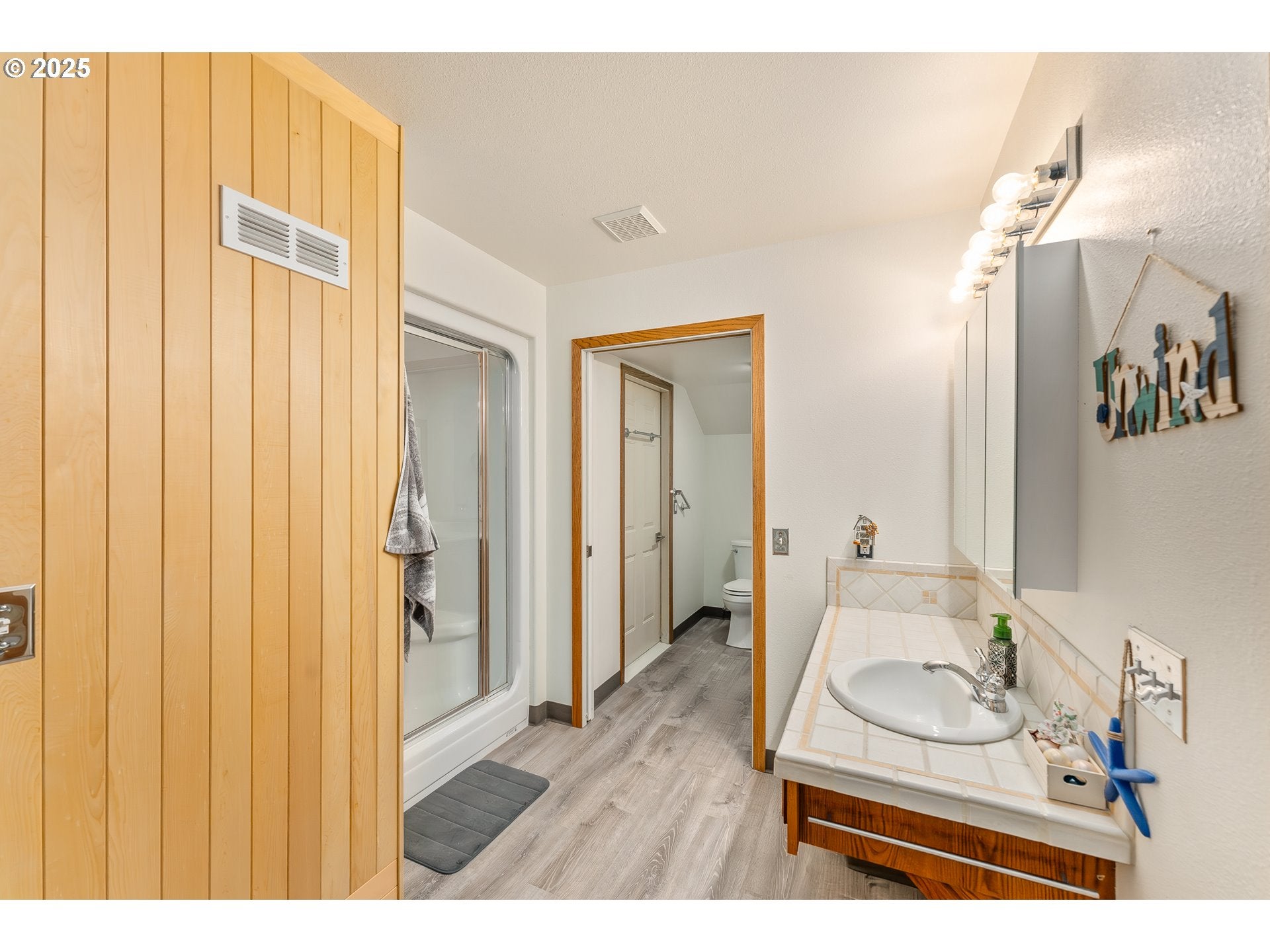 Roseburg, Oregon, 97470, United States, 4 Bedrooms Bedrooms, ,3 BathroomsBathrooms,Residential,Active,1701656