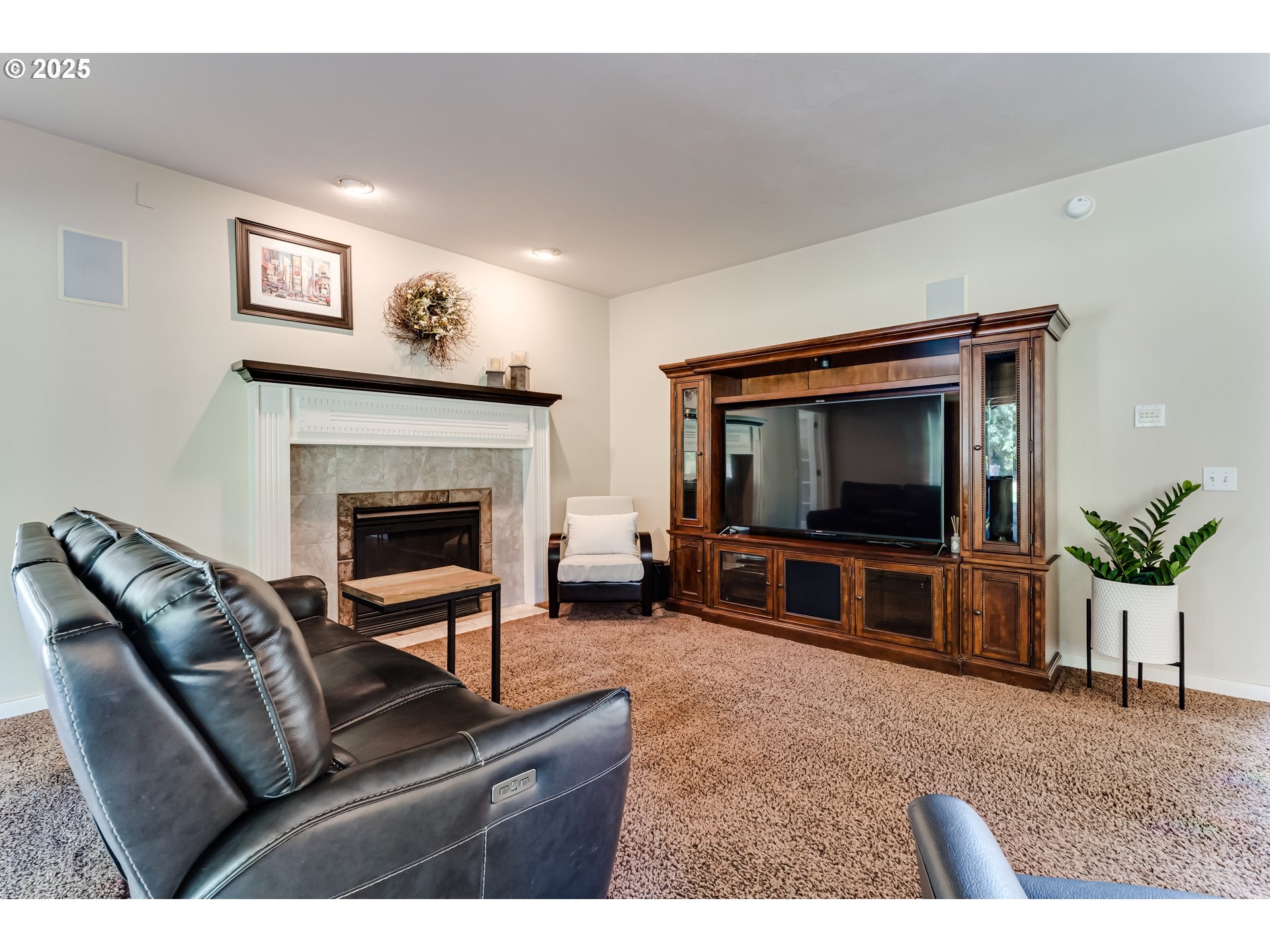 Springfield, Oregon, 97478, United States, 4 Bedrooms Bedrooms, ,3 BathroomsBathrooms,Residential,Active,1904190