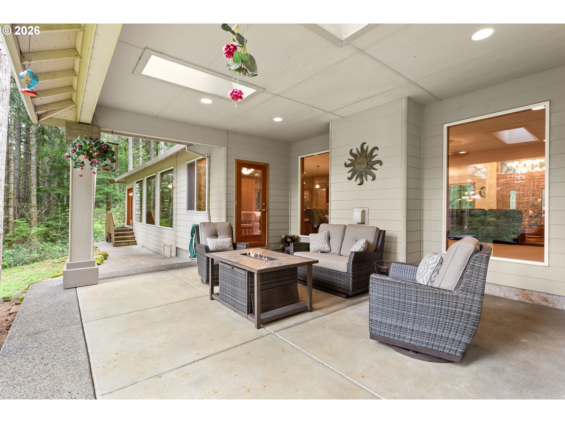 Corbett, Oregon, 97019, United States, 3 Bedrooms Bedrooms, ,3 BathroomsBathrooms,Residential,Active,2043115