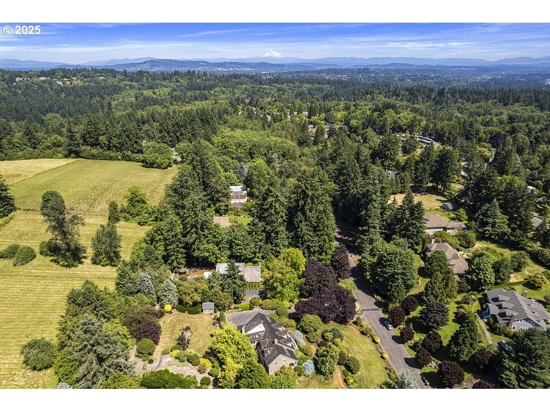 Lake Oswego, Oregon, 97034, United States, 3 Bedrooms Bedrooms, ,3 BathroomsBathrooms,Residential,Active,1862857