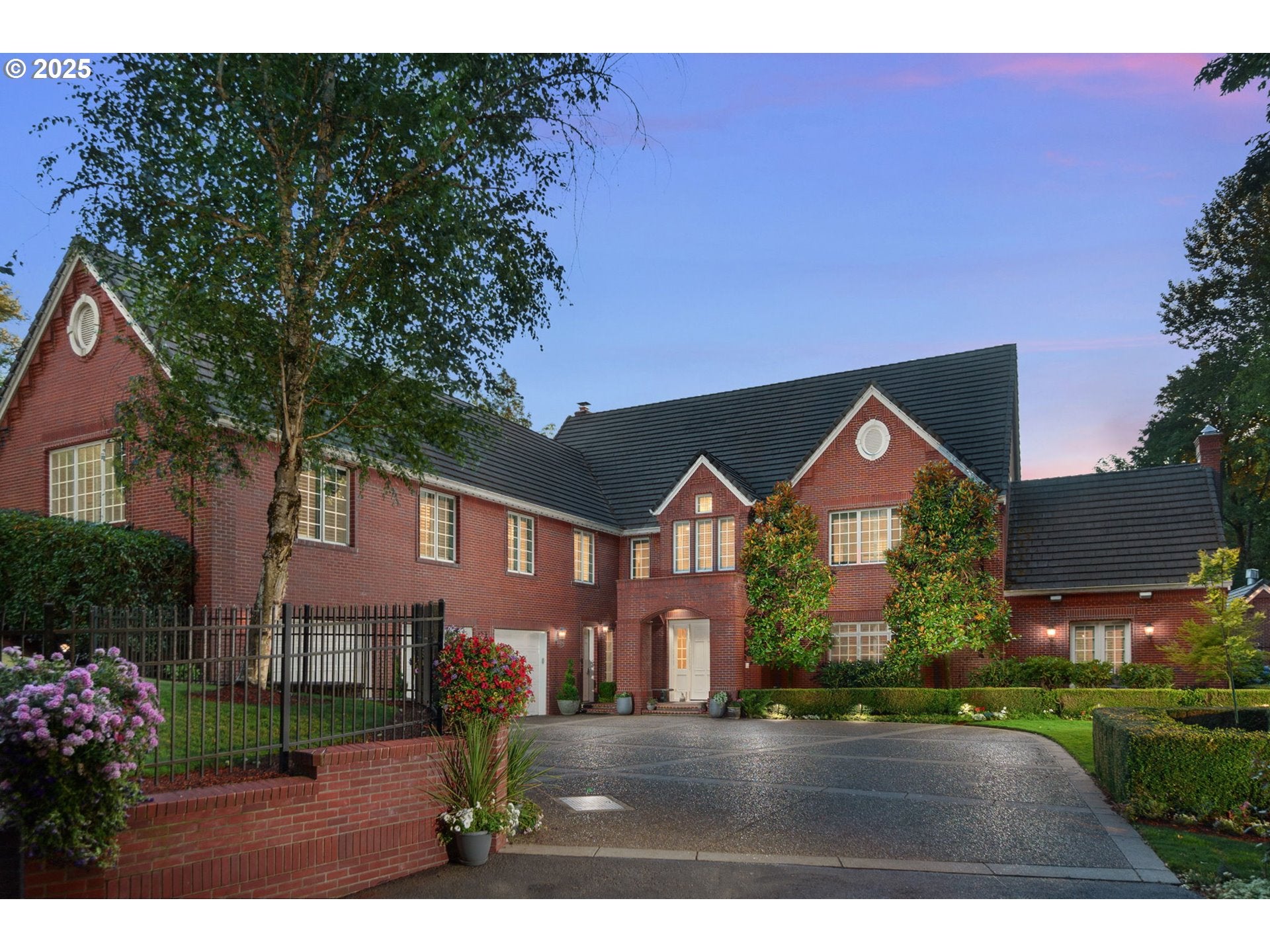 Portland, Oregon, 97229, United States, 5 Bedrooms Bedrooms, ,6 BathroomsBathrooms,Residential,Active,1894169