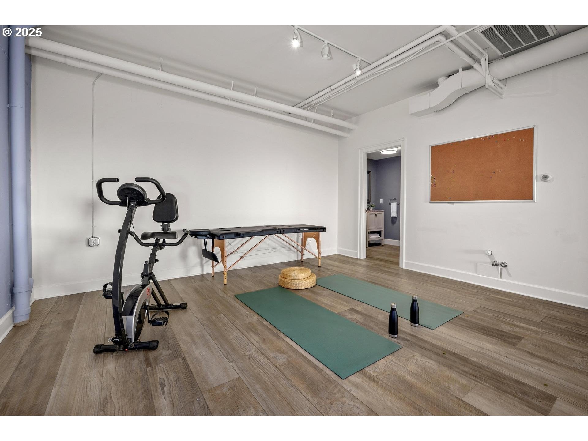 Portland, Oregon, 97225, United States, 4 Bedrooms Bedrooms, ,5 BathroomsBathrooms,Residential,Active,1936425