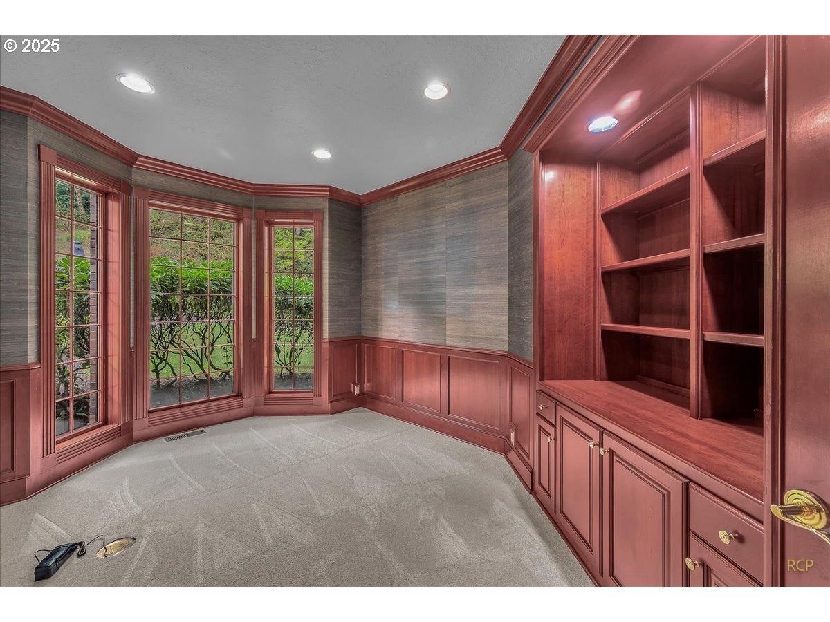 Rainier, Oregon, 97048, United States, 4 Bedrooms Bedrooms, ,5 BathroomsBathrooms,Residential,Active,1936128