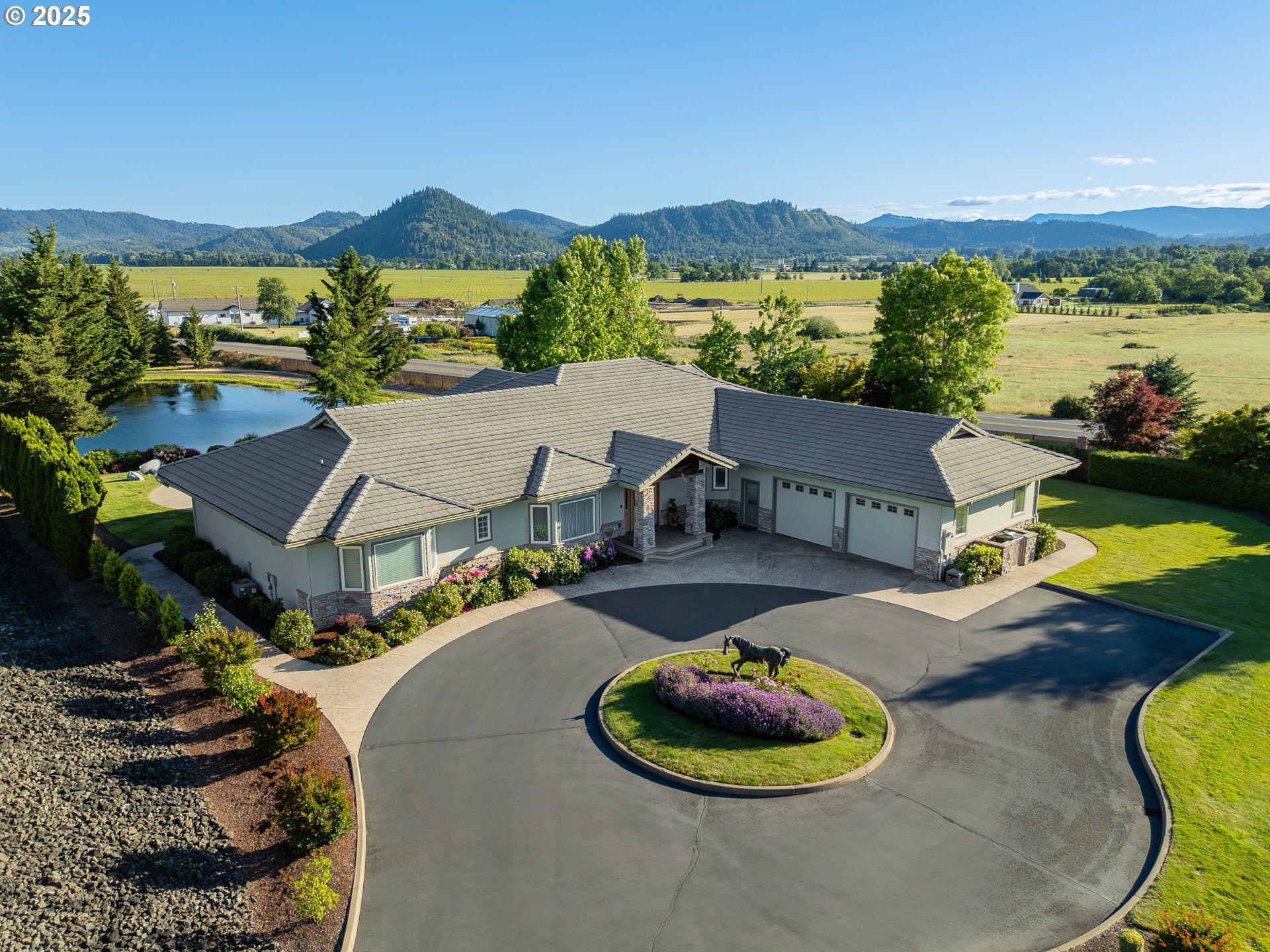 Roseburg, Oregon, 97471, United States, ,3 BathroomsBathrooms,Residential,Active,1828697