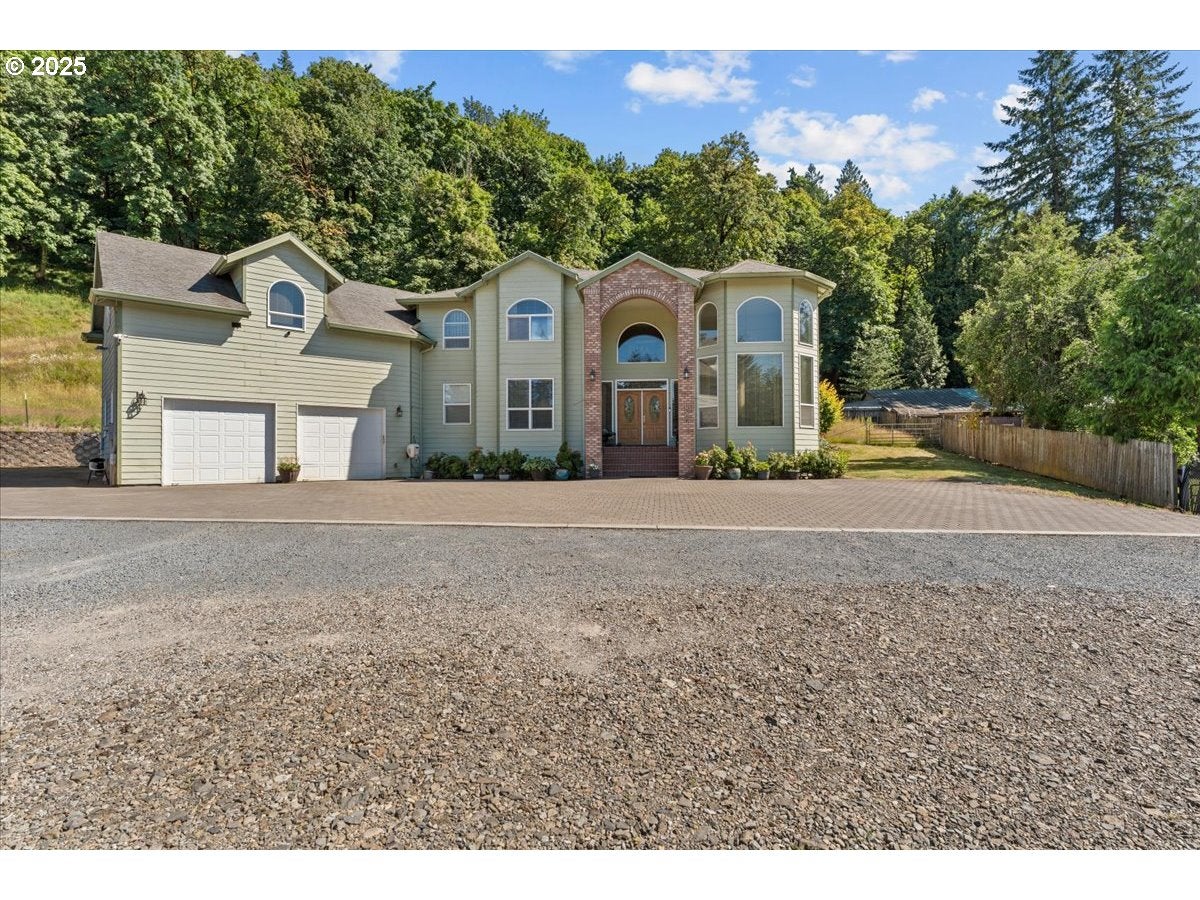 Portland, Oregon, 97236, United States, 5 Bedrooms Bedrooms, ,4 BathroomsBathrooms,Residential,Active,1877776