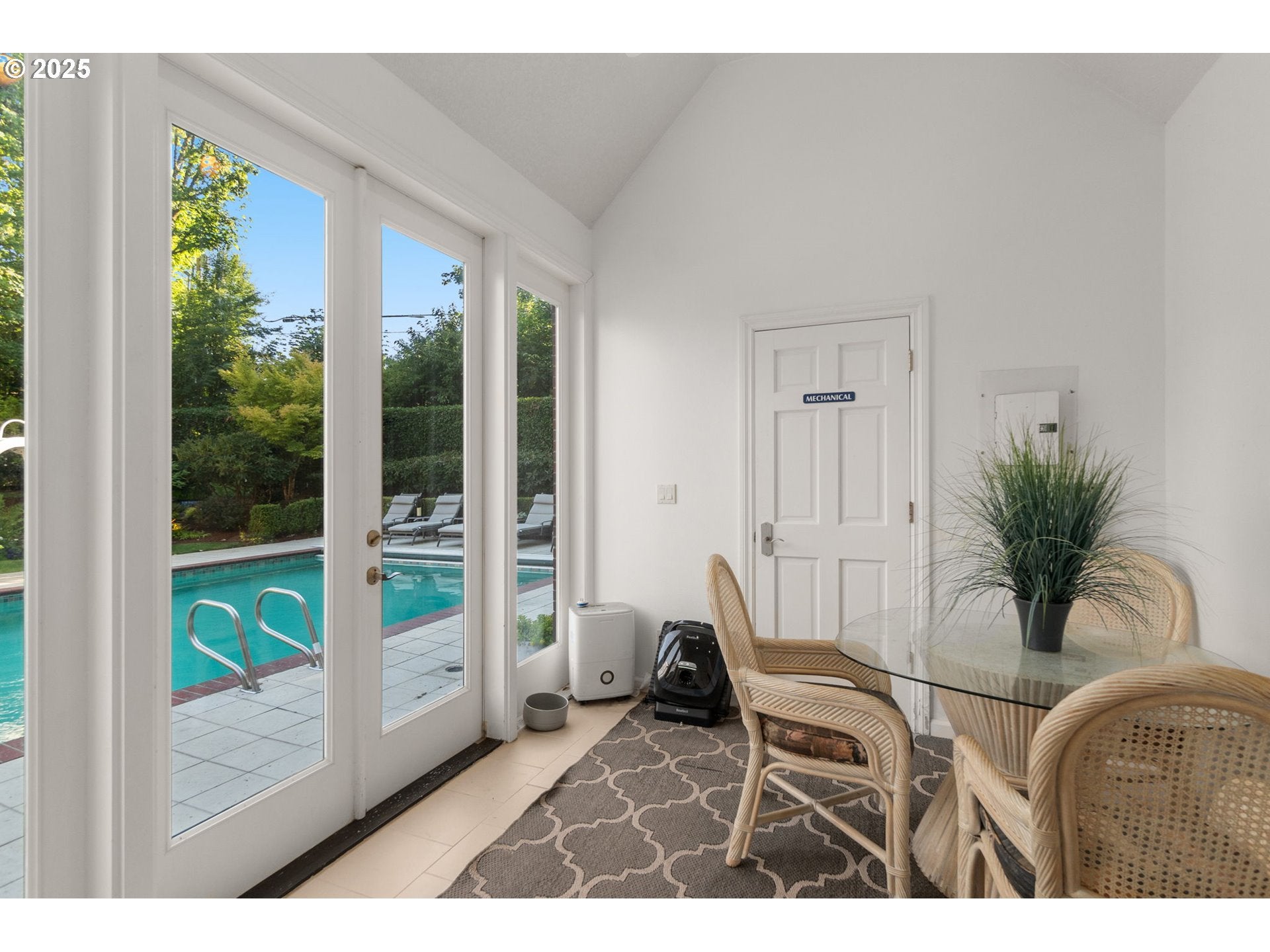 Portland, Oregon, 97229, United States, 5 Bedrooms Bedrooms, ,6 BathroomsBathrooms,Residential,Active,1894169