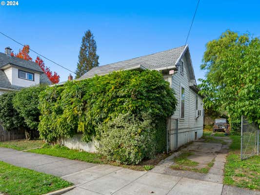 2015 SE IVON ST, PORTLAND, OR 97202 - Image 1