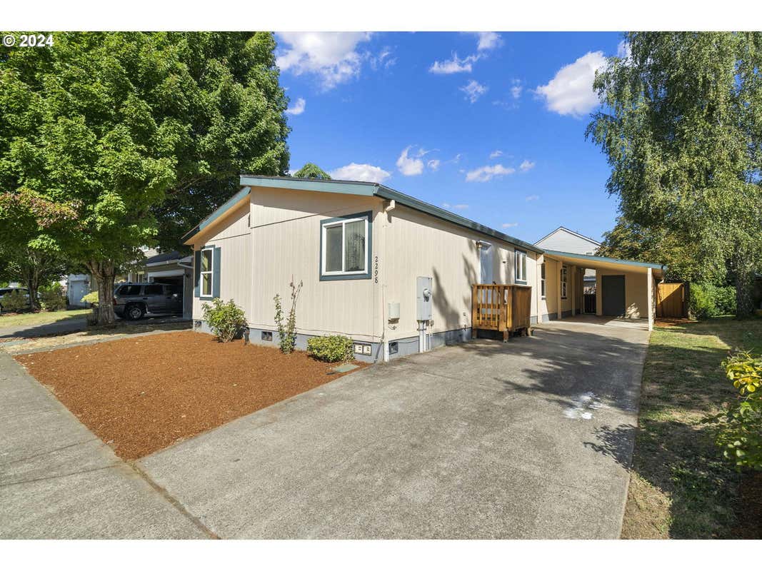 2298 N GRAY ST, CORNELIUS, OR 97113, photo 1 of 31