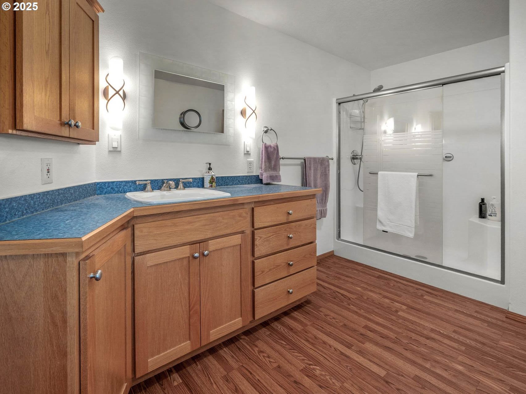 Gaston, Oregon, 97119, United States, 2 Bedrooms Bedrooms, ,3 BathroomsBathrooms,Residential,Active,1860287