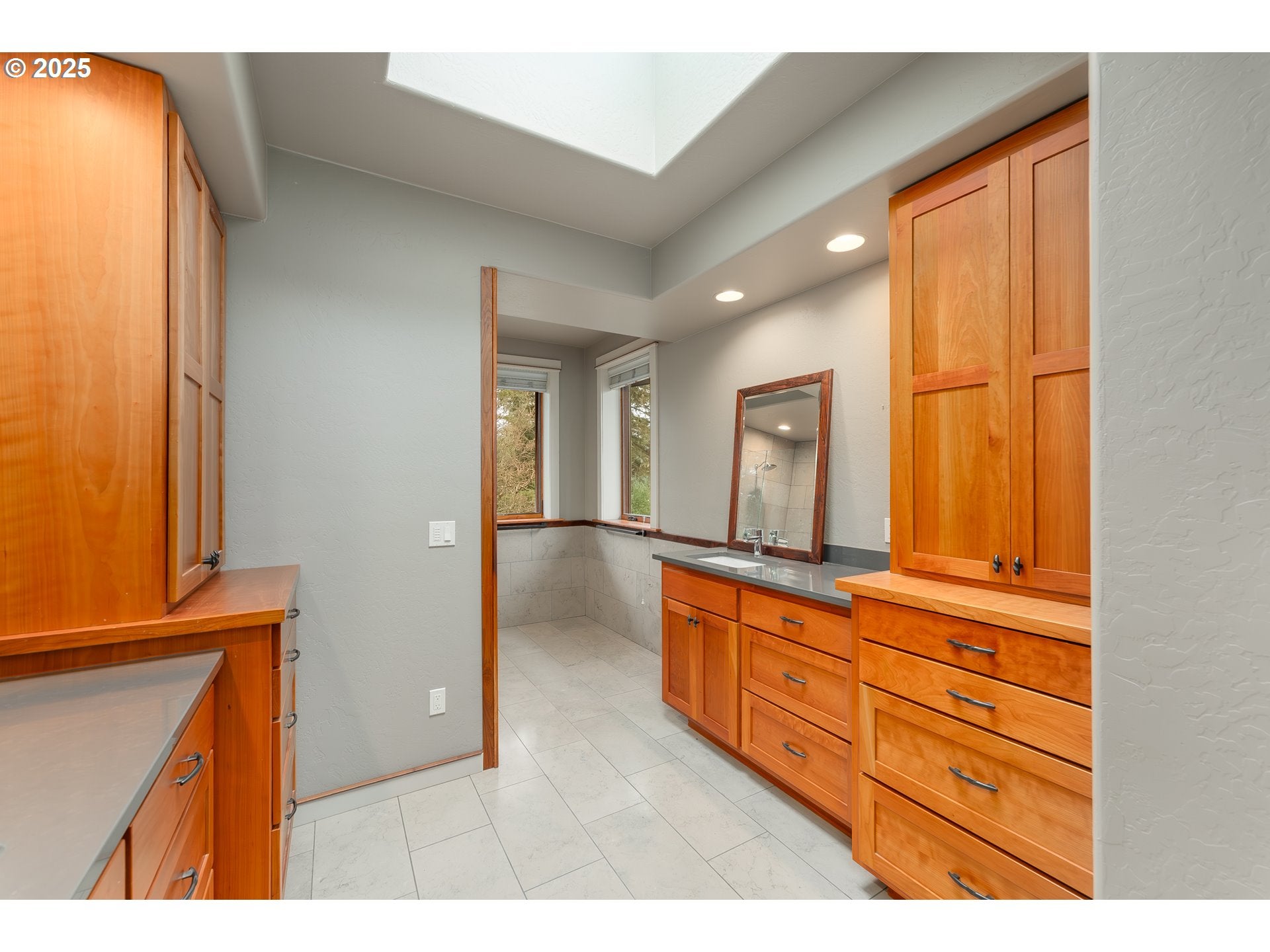 Roseburg, Oregon, 97471, United States, 3 Bedrooms Bedrooms, ,4 BathroomsBathrooms,Residential,Active,1941136