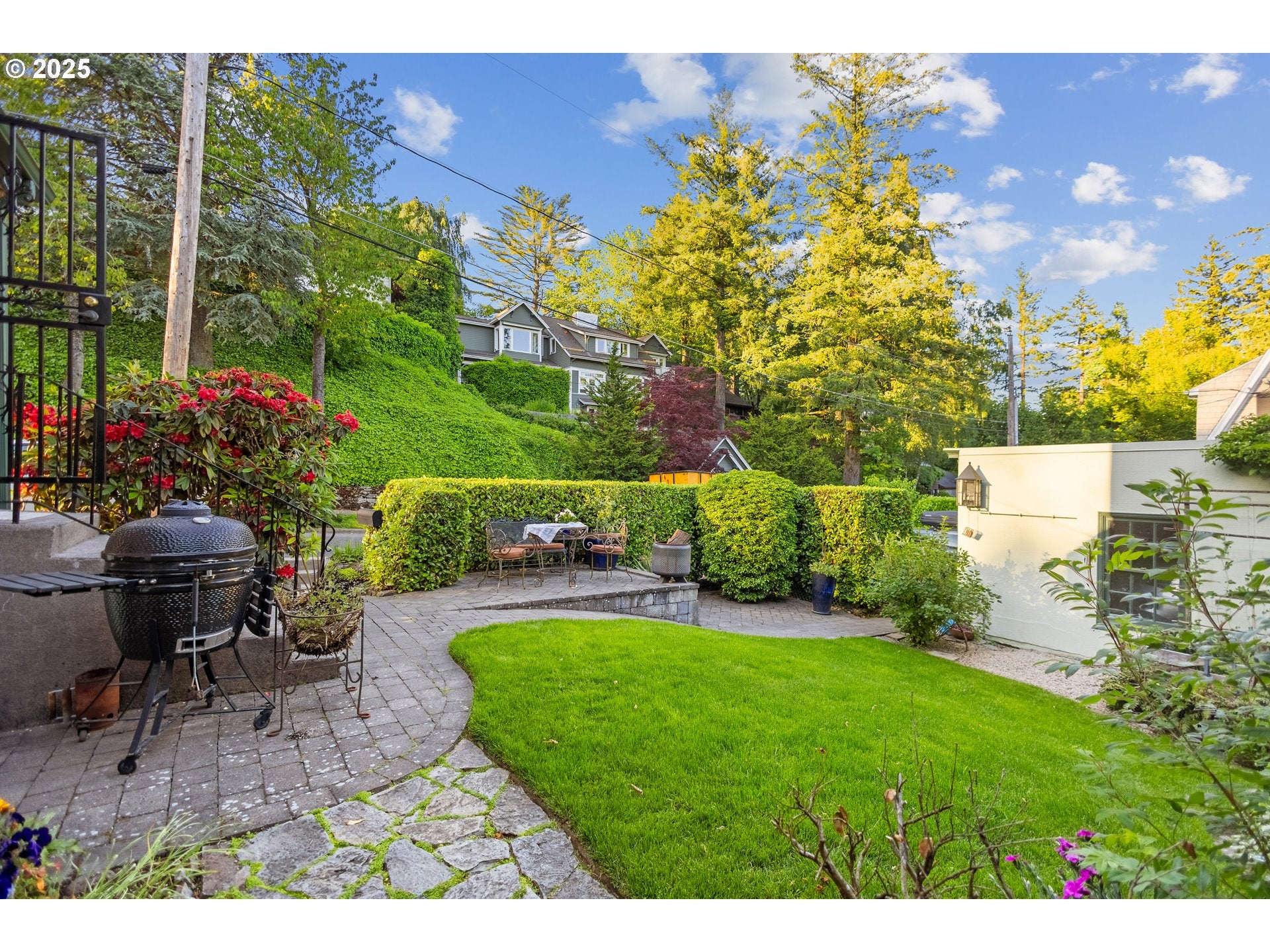 Portland, Oregon, 97239, United States, 4 Bedrooms Bedrooms, ,5 BathroomsBathrooms,Residential,Active,1772733