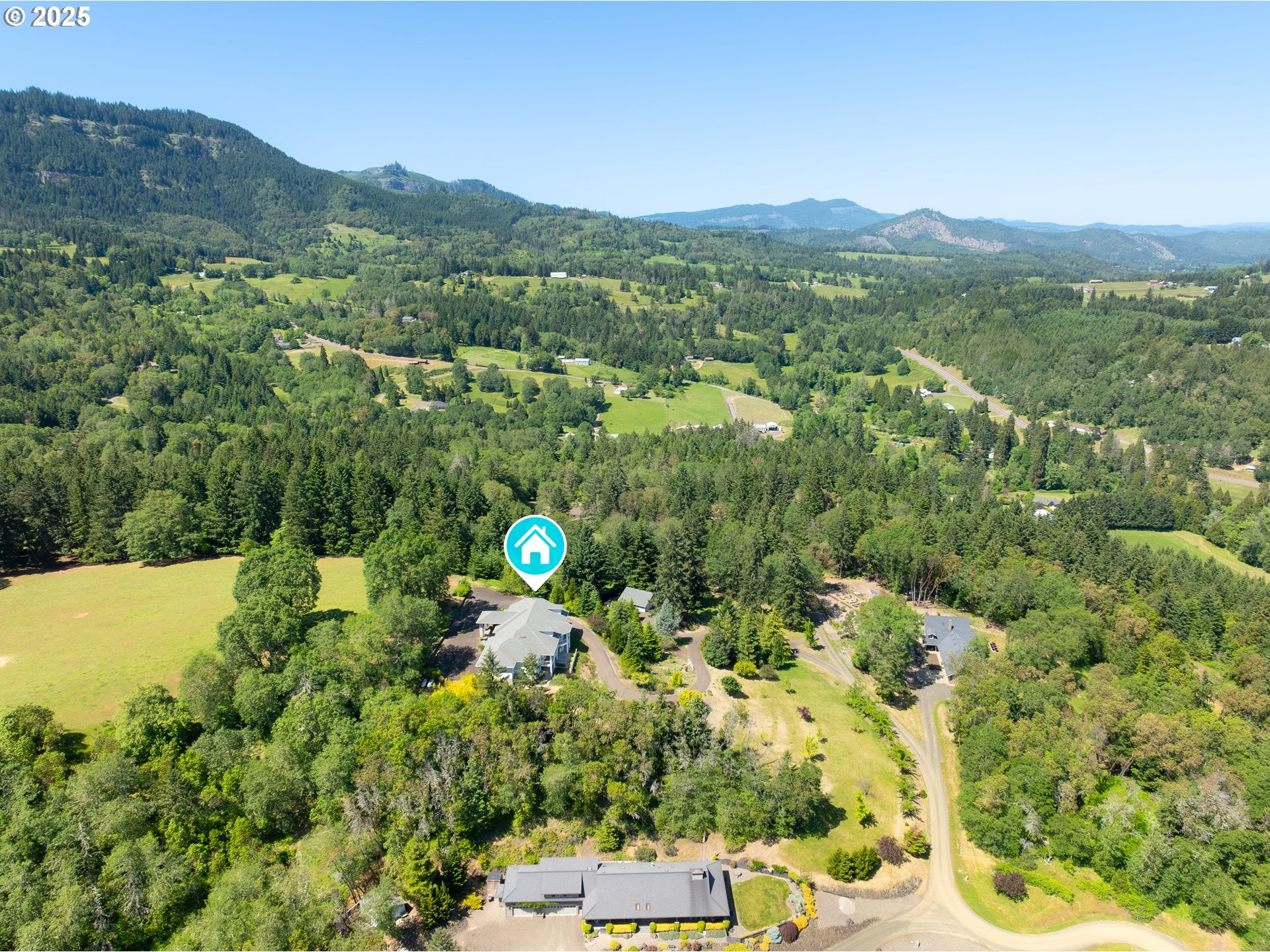 Roseburg, Oregon, 97471, United States, 4 Bedrooms Bedrooms, ,4 BathroomsBathrooms,Residential,Active,1800177