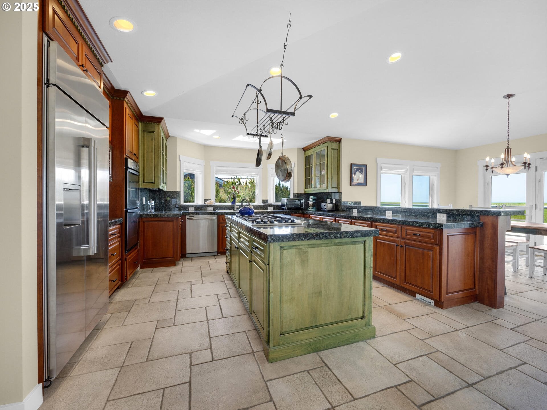Gearhart, Oregon, 97138, United States, 4 Bedrooms Bedrooms, ,6 BathroomsBathrooms,Residential,Active,1798115