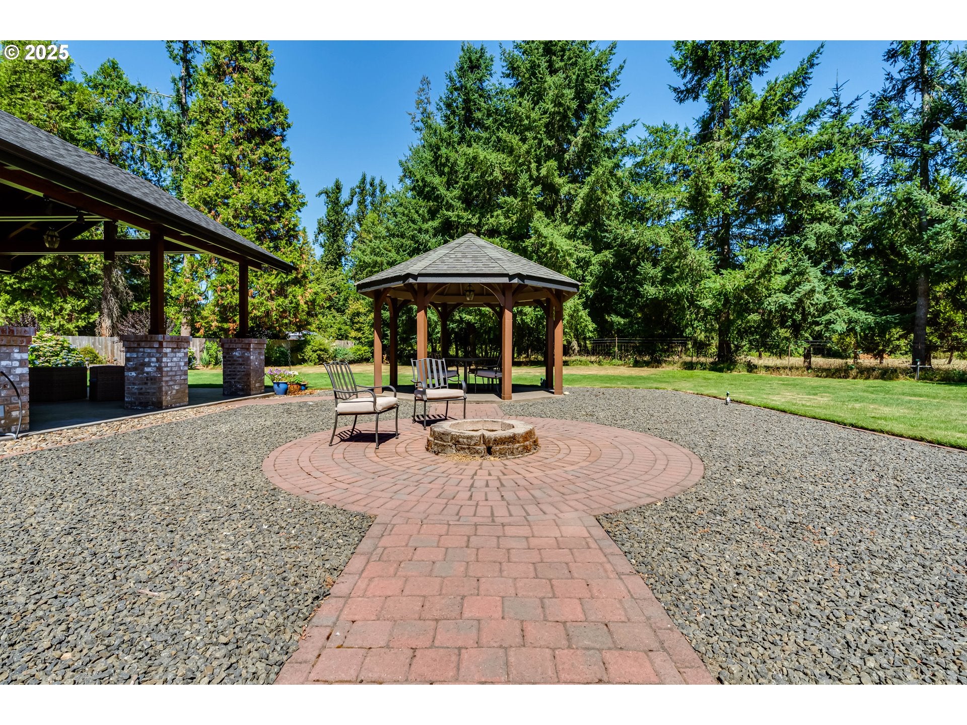 Springfield, Oregon, 97478, United States, 4 Bedrooms Bedrooms, ,3 BathroomsBathrooms,Residential,Active,1904190