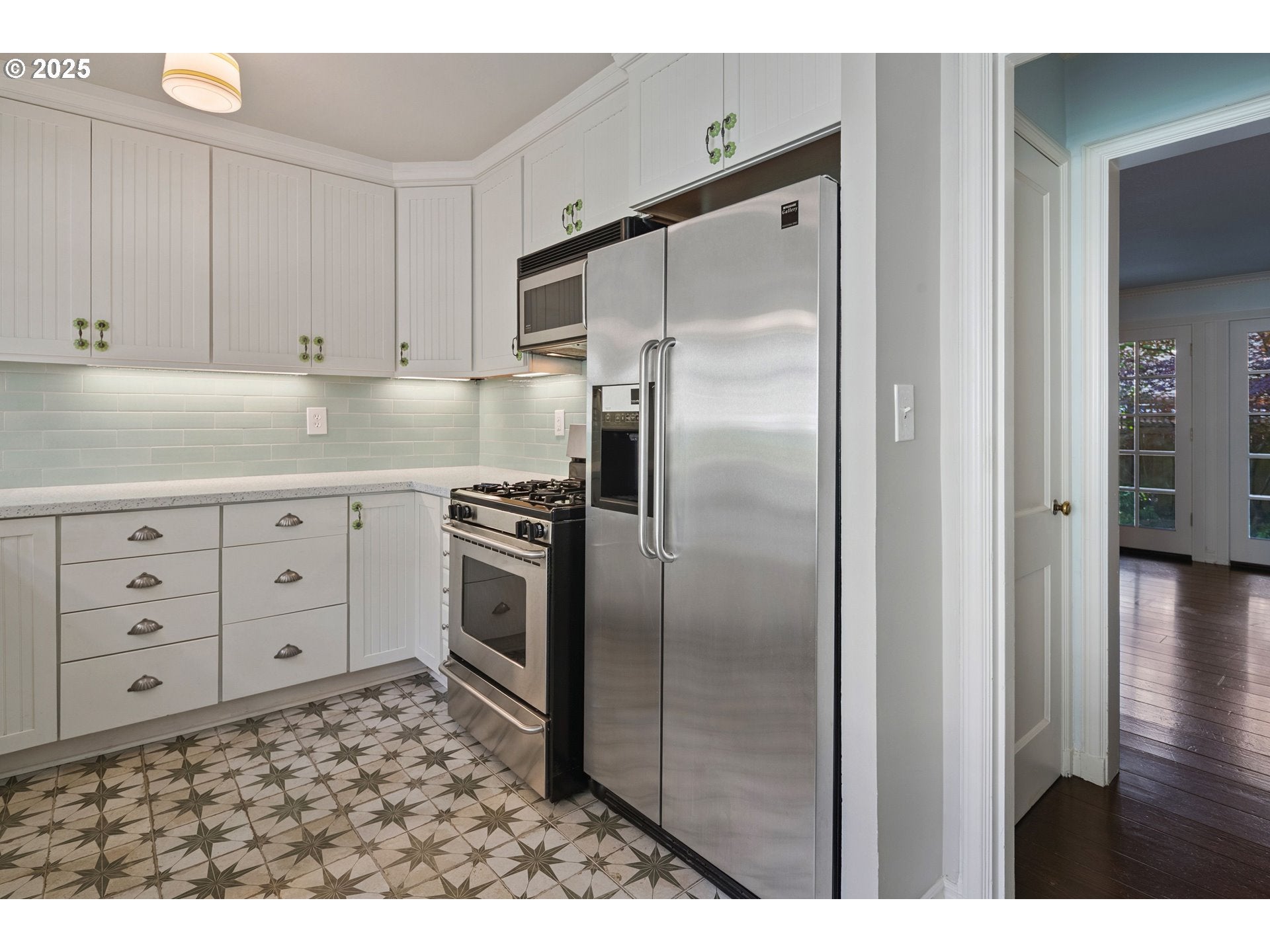 Lake Oswego, Oregon, 97034, United States, ,3 BathroomsBathrooms,Residential,Active,1899903