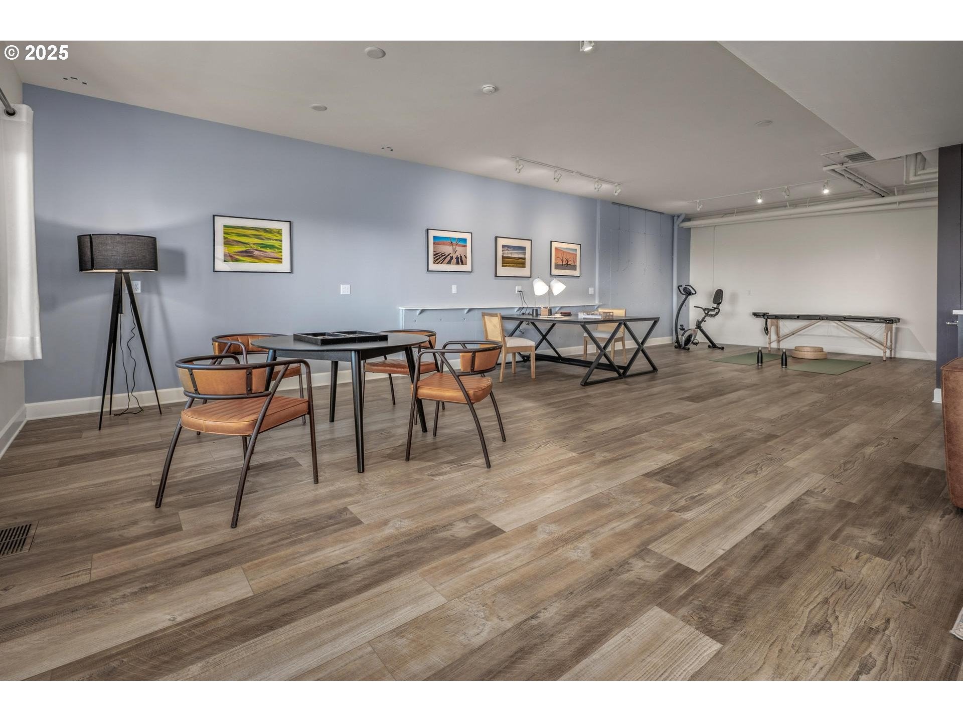 Portland, Oregon, 97225, United States, 4 Bedrooms Bedrooms, ,5 BathroomsBathrooms,Residential,Active,1936425