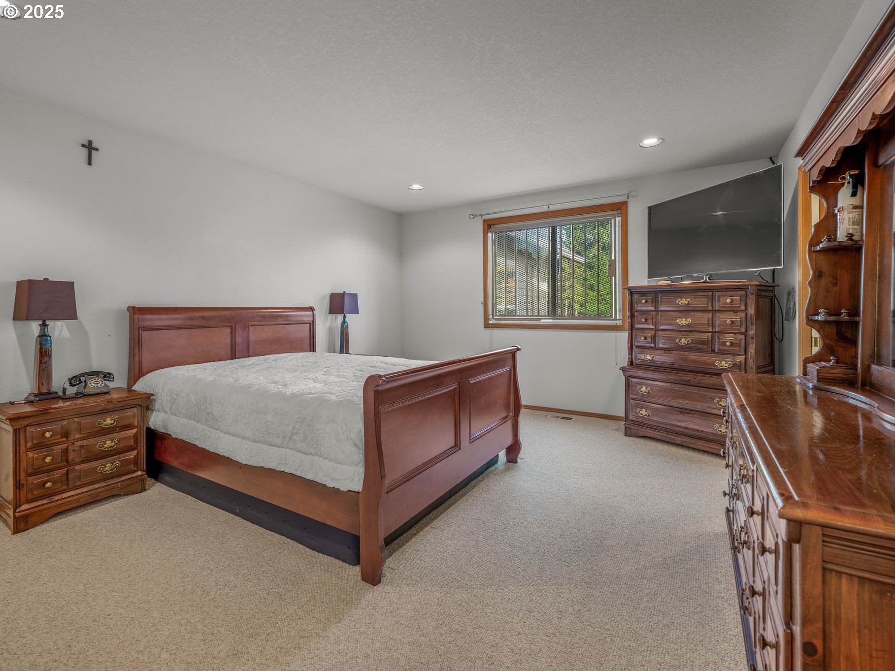 North Plains, Oregon, 97133, United States, 5 Bedrooms Bedrooms, ,4 BathroomsBathrooms,Residential,Active,1764071