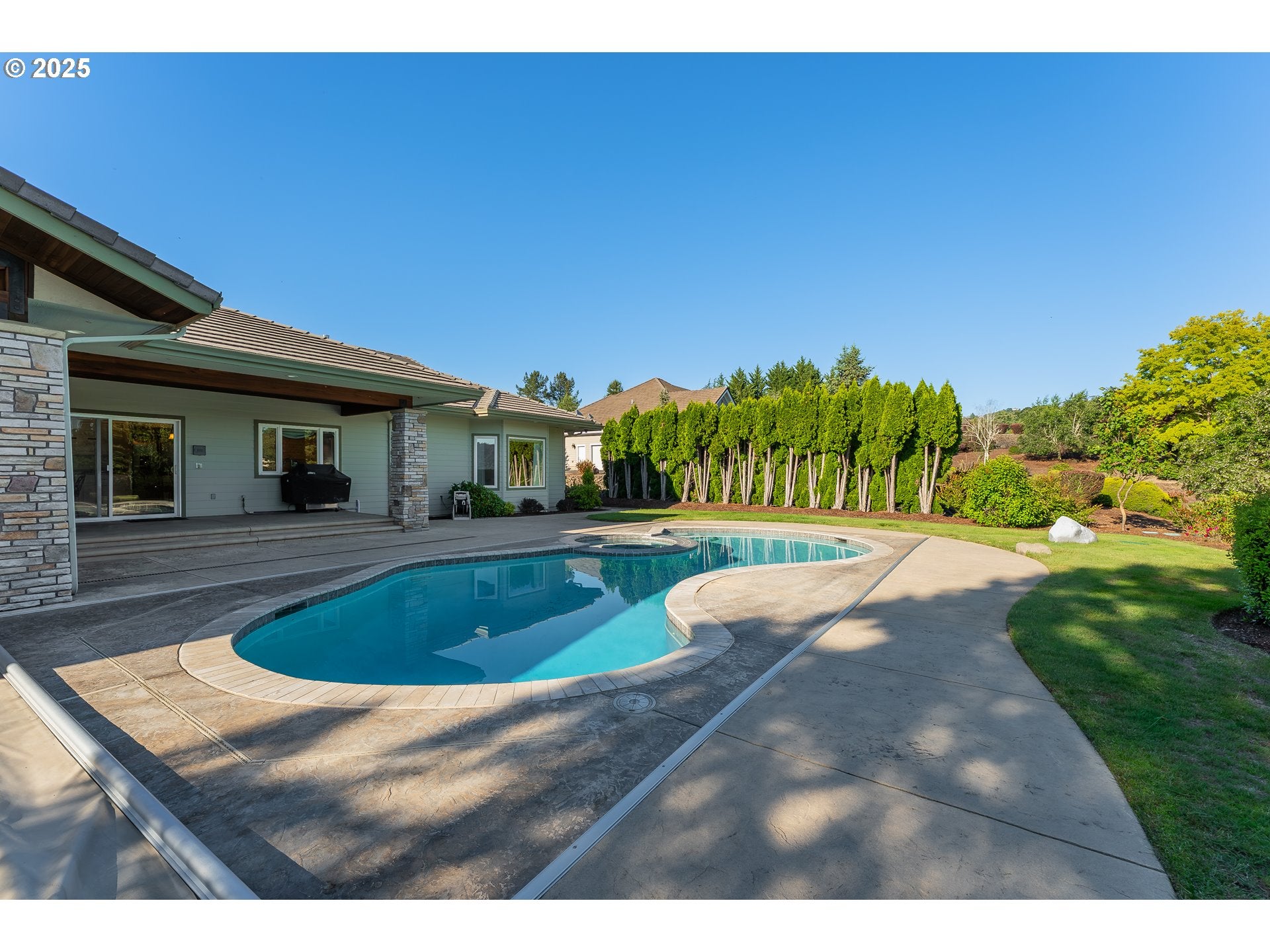 Roseburg, Oregon, 97471, United States, ,3 BathroomsBathrooms,Residential,Active,1828697