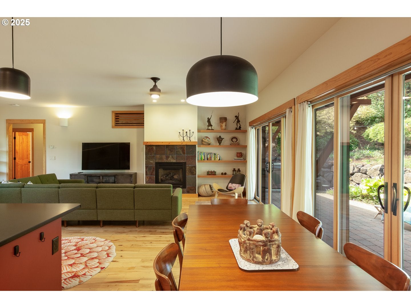 Hood River, Oregon, 97031, United States, 3 Bedrooms Bedrooms, ,3 BathroomsBathrooms,Residential,Active,1927664