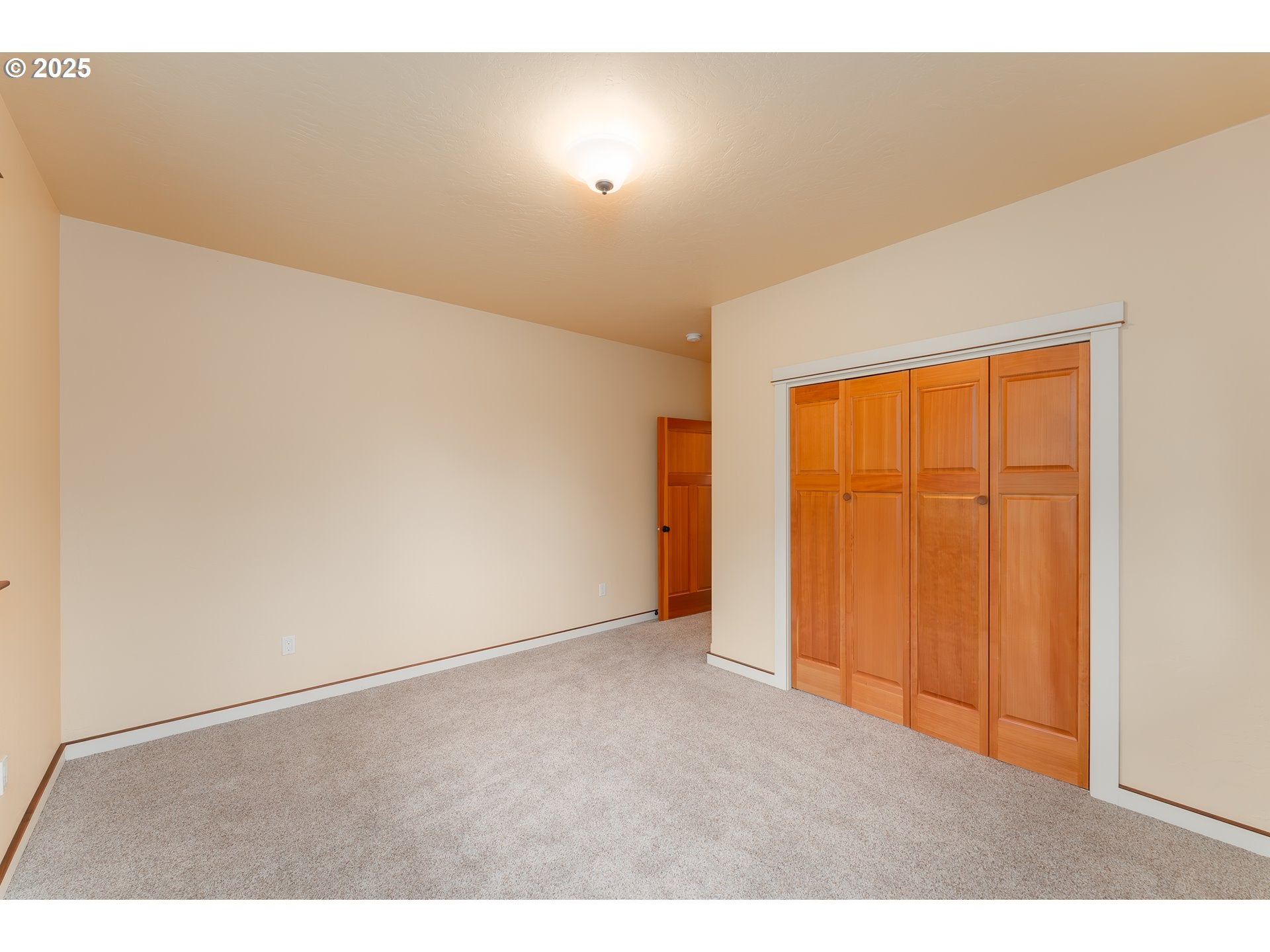 Roseburg, Oregon, 97471, United States, 3 Bedrooms Bedrooms, ,4 BathroomsBathrooms,Residential,Active,1941136